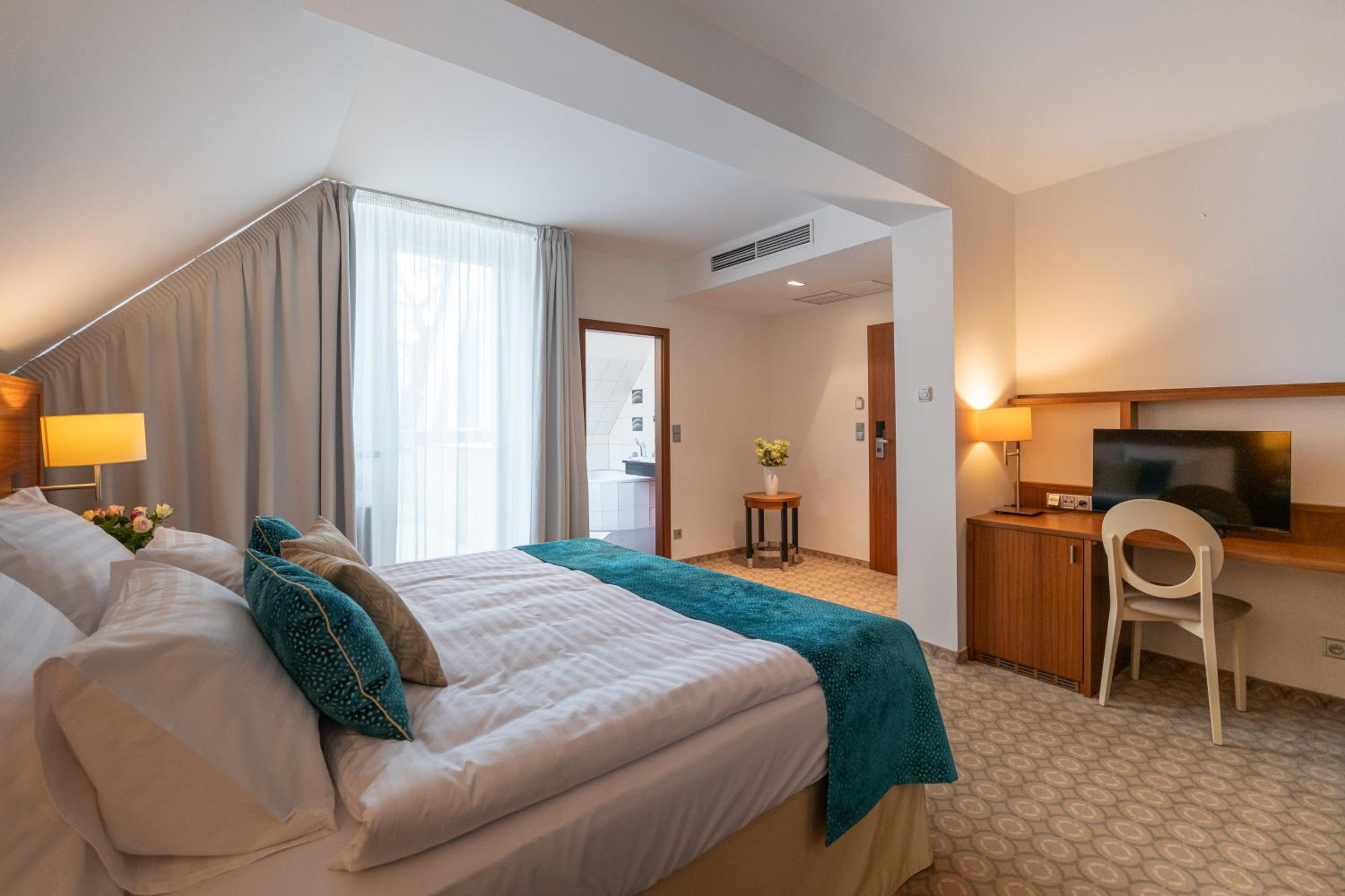 Deluxe Double Room with Bath