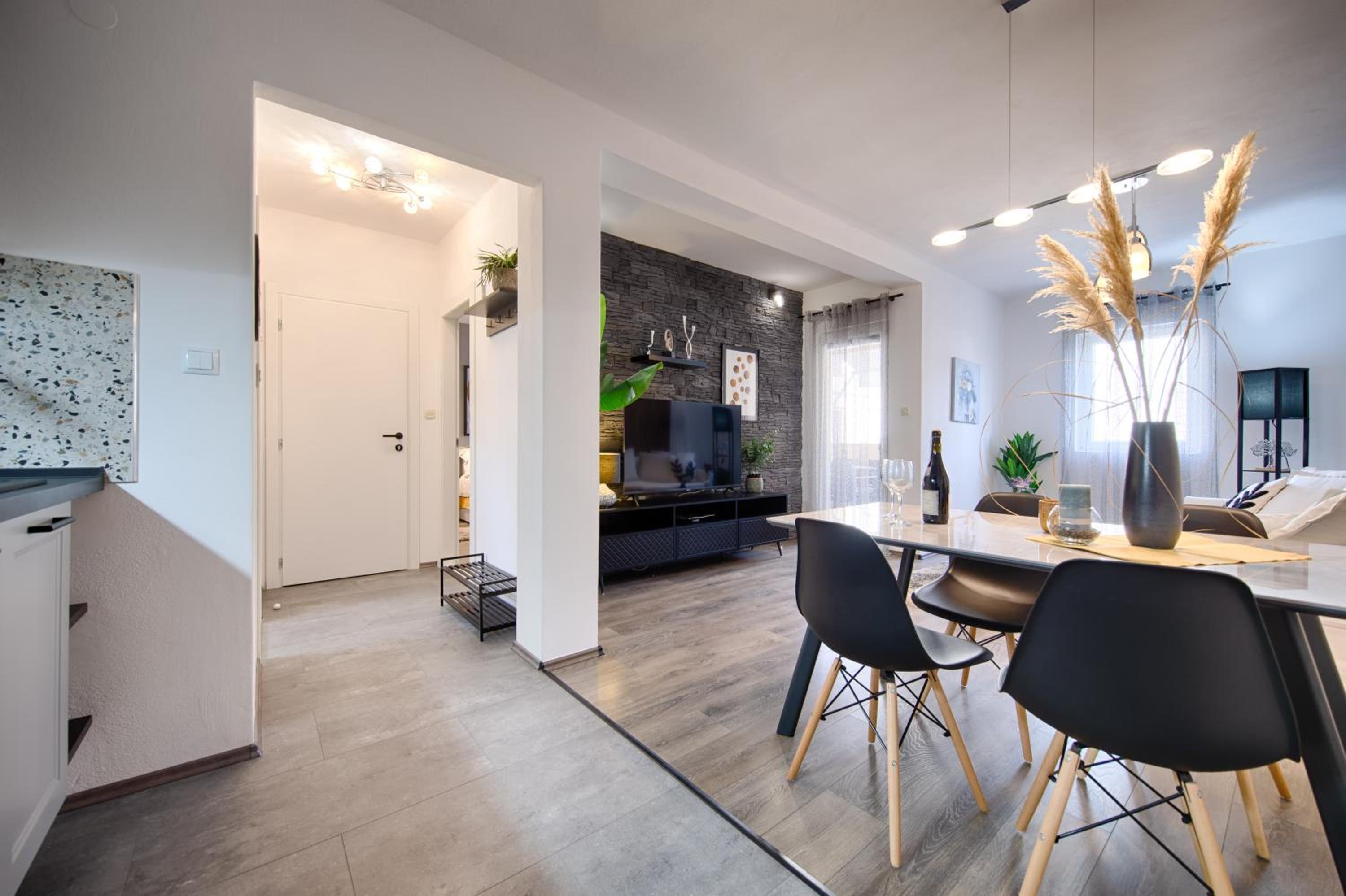 One-Bedroom Apartment with Balcony photo 3