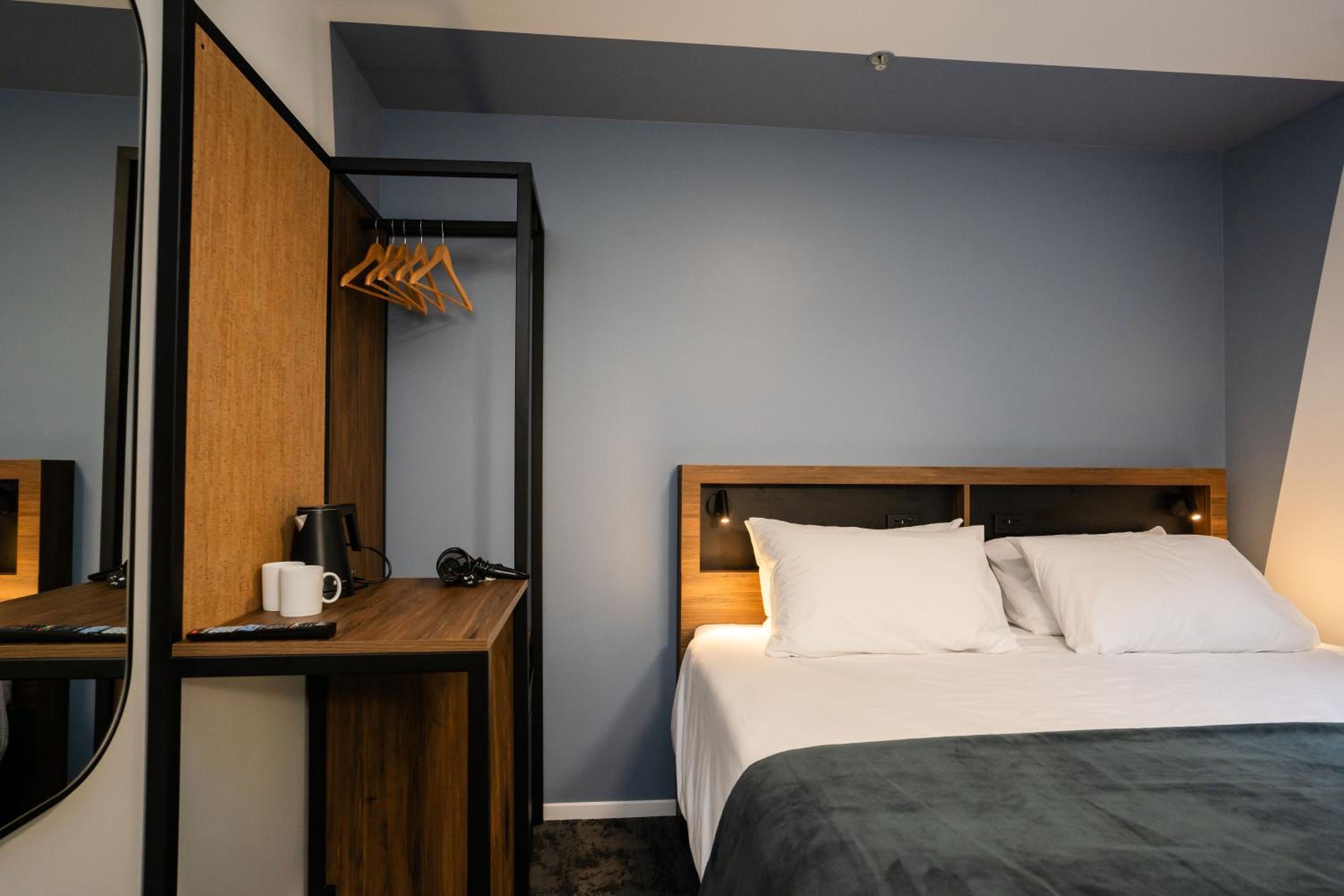 Twin Room Ensuite - Accessible - Photo 3