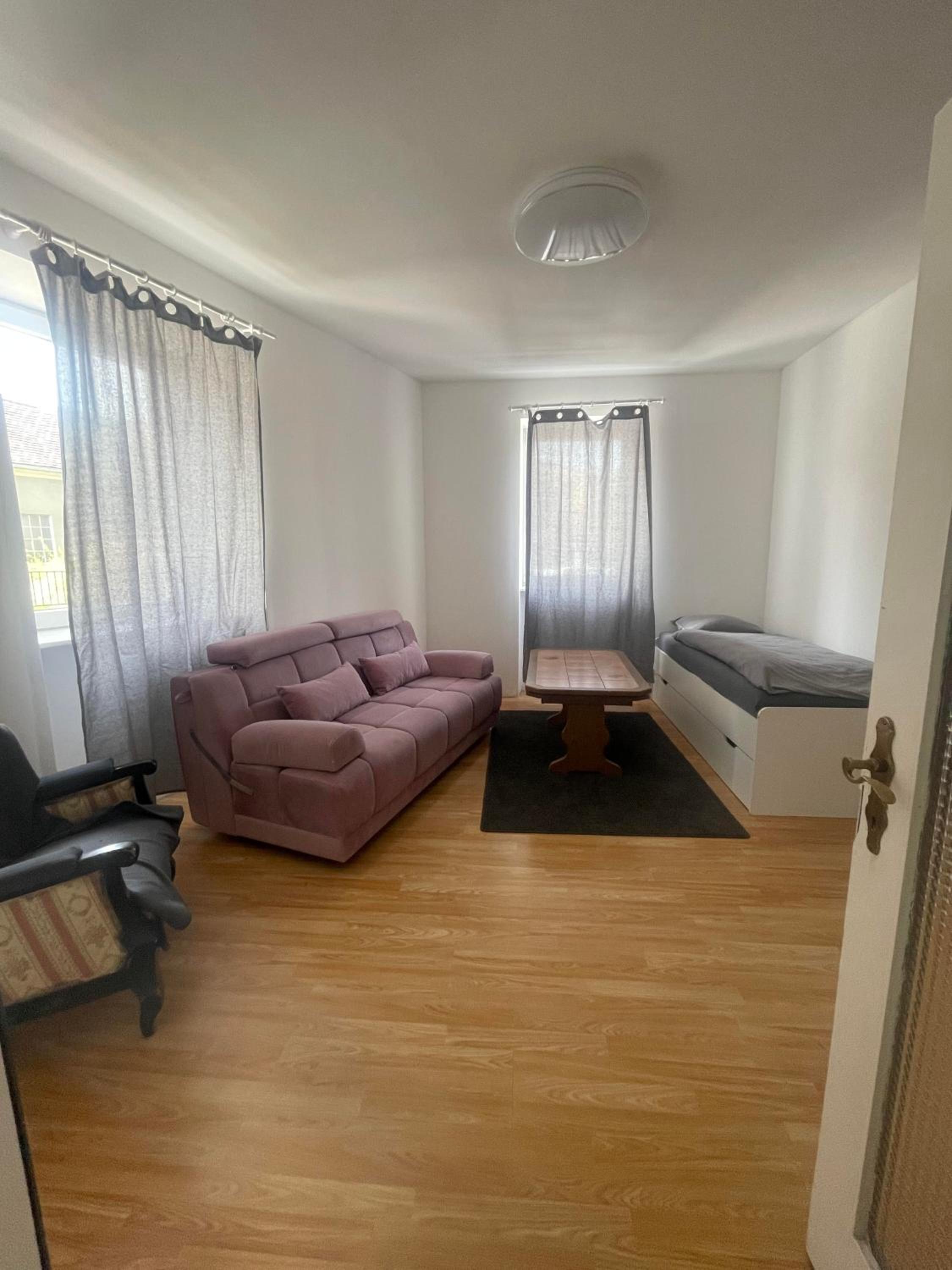 One-Bedroom Apartment photo 1