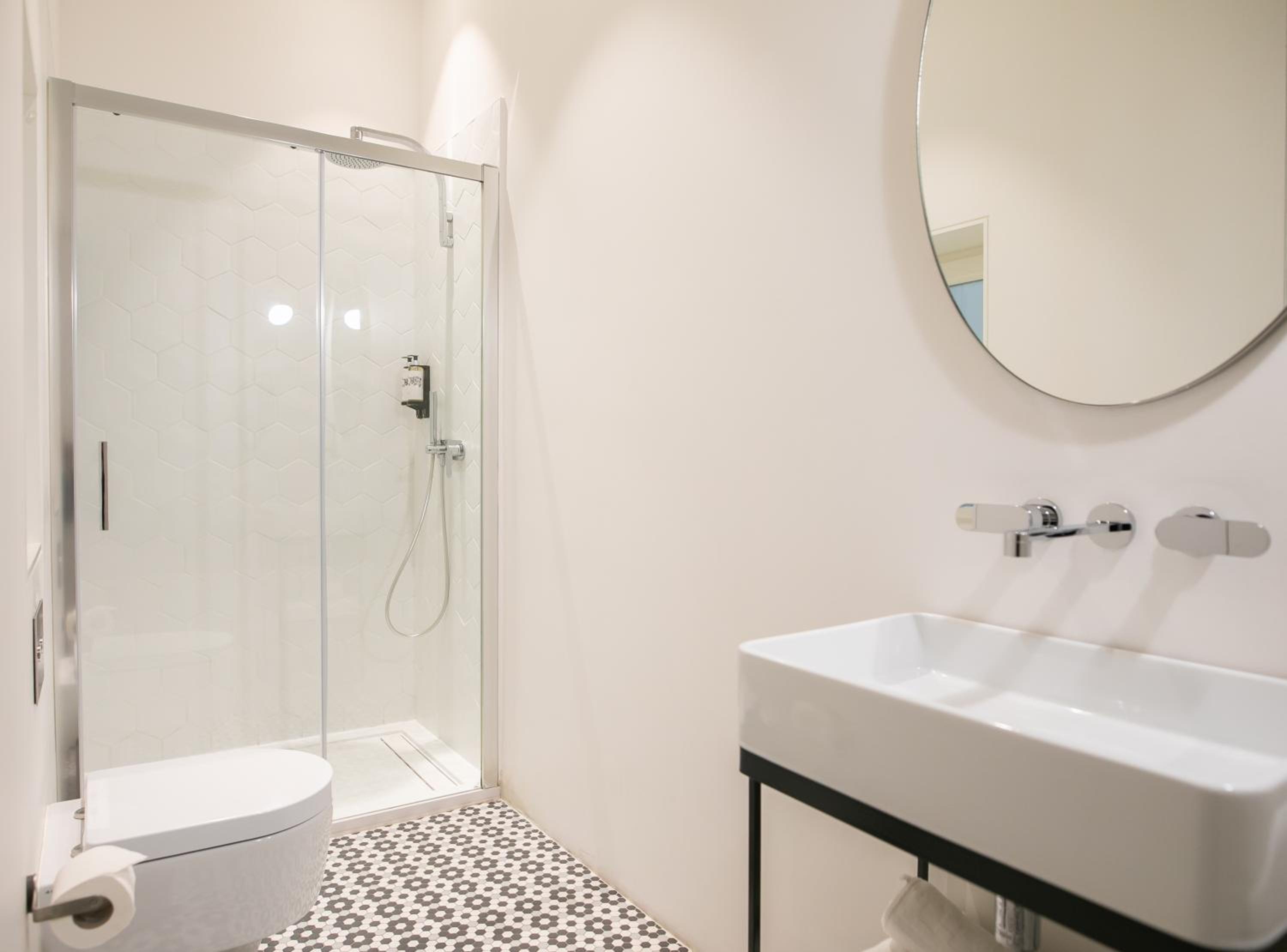 Double Room - Photo 7