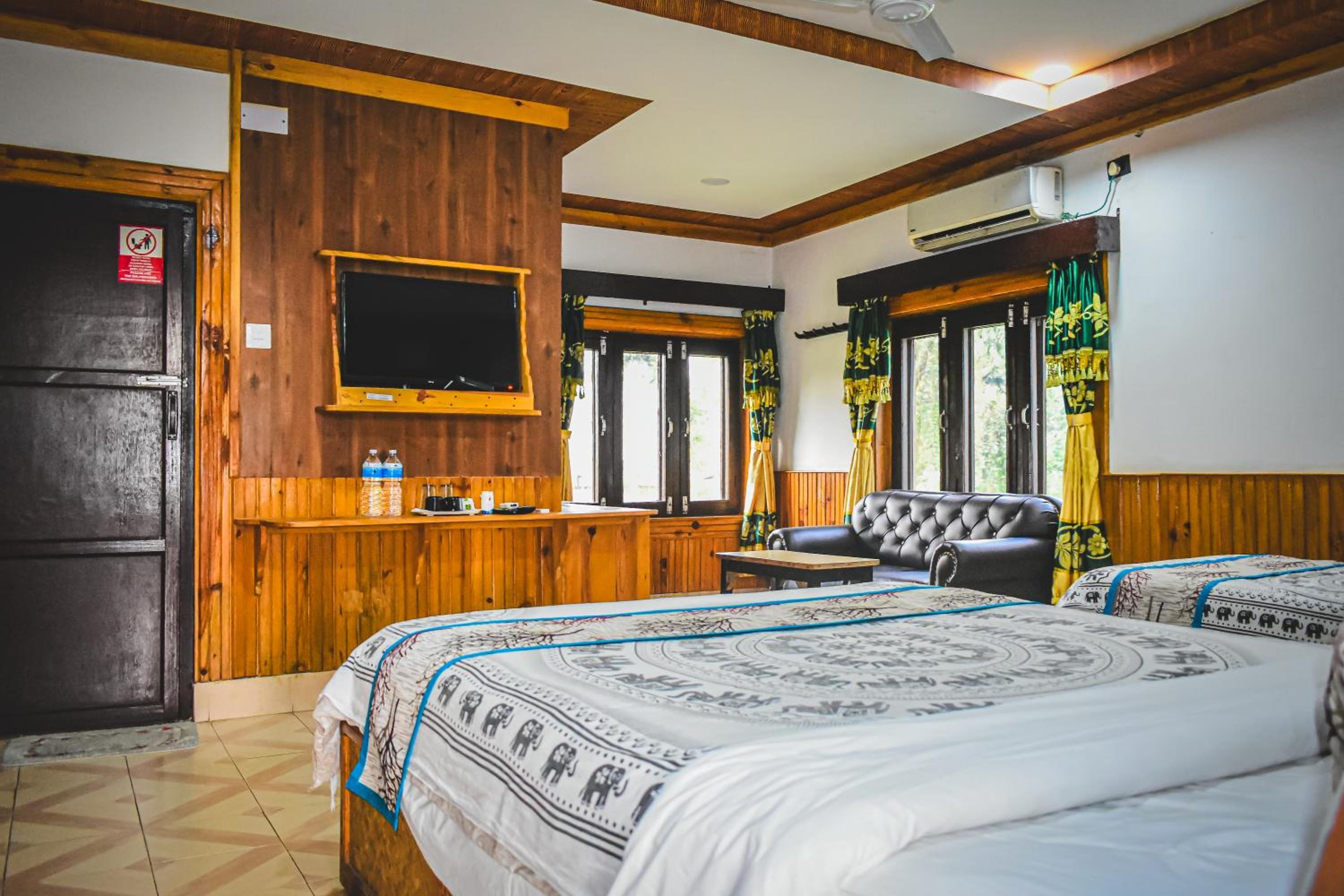 Deluxe Family Room - Photo 10