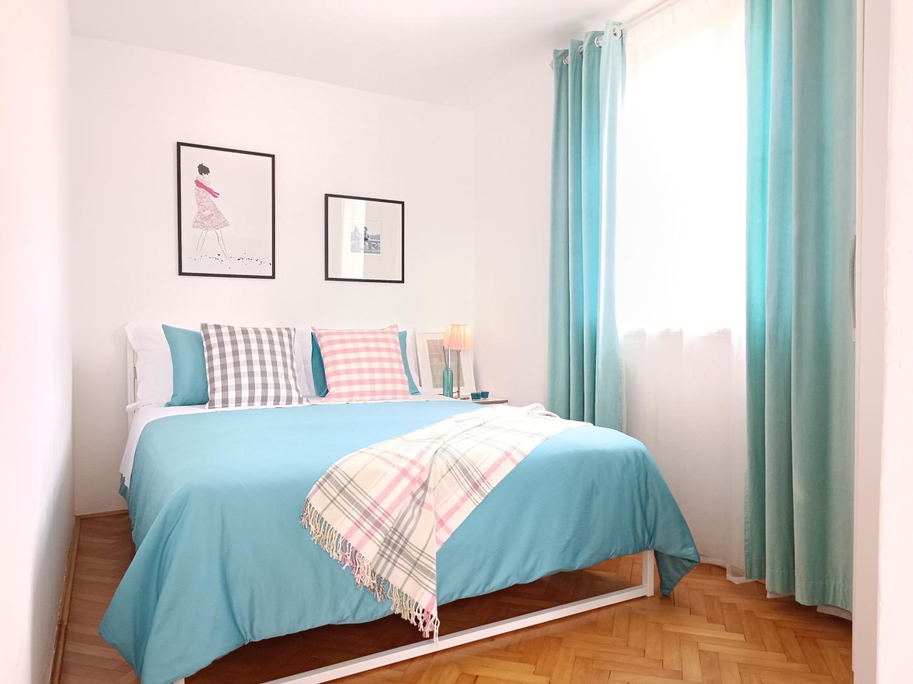 One-Bedroom Apartment with a large Terrace and Sea View