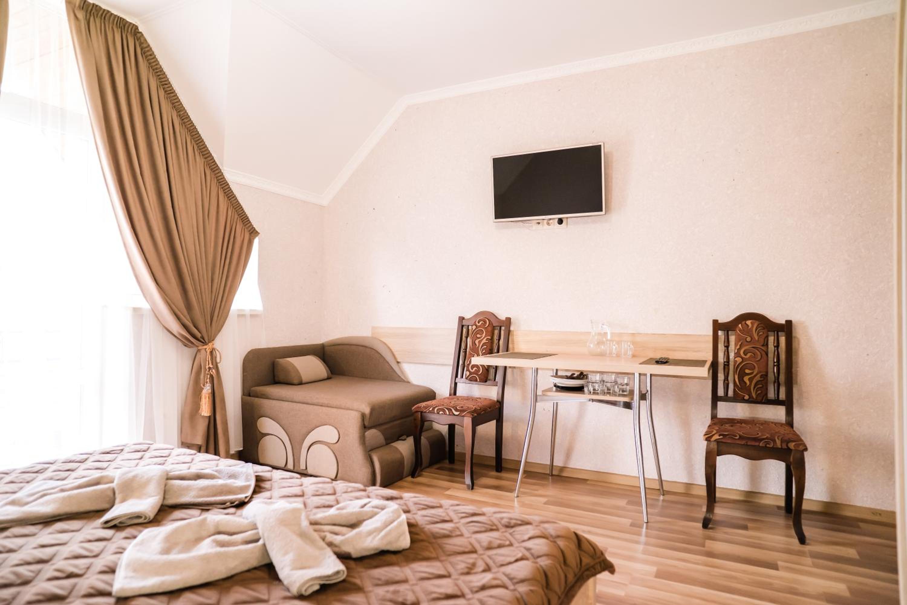 Double Room with Extra Bed photo 3