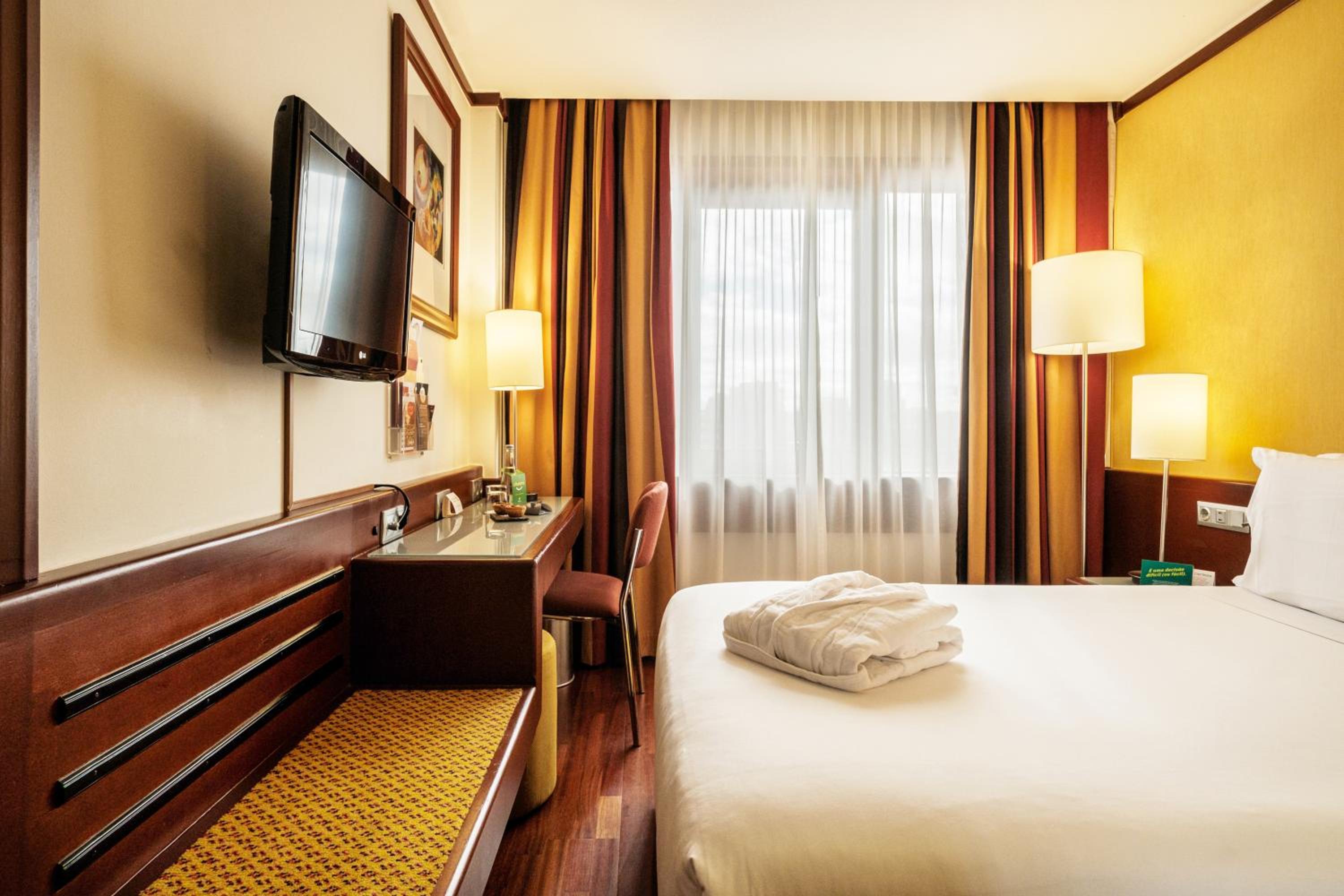 Available room