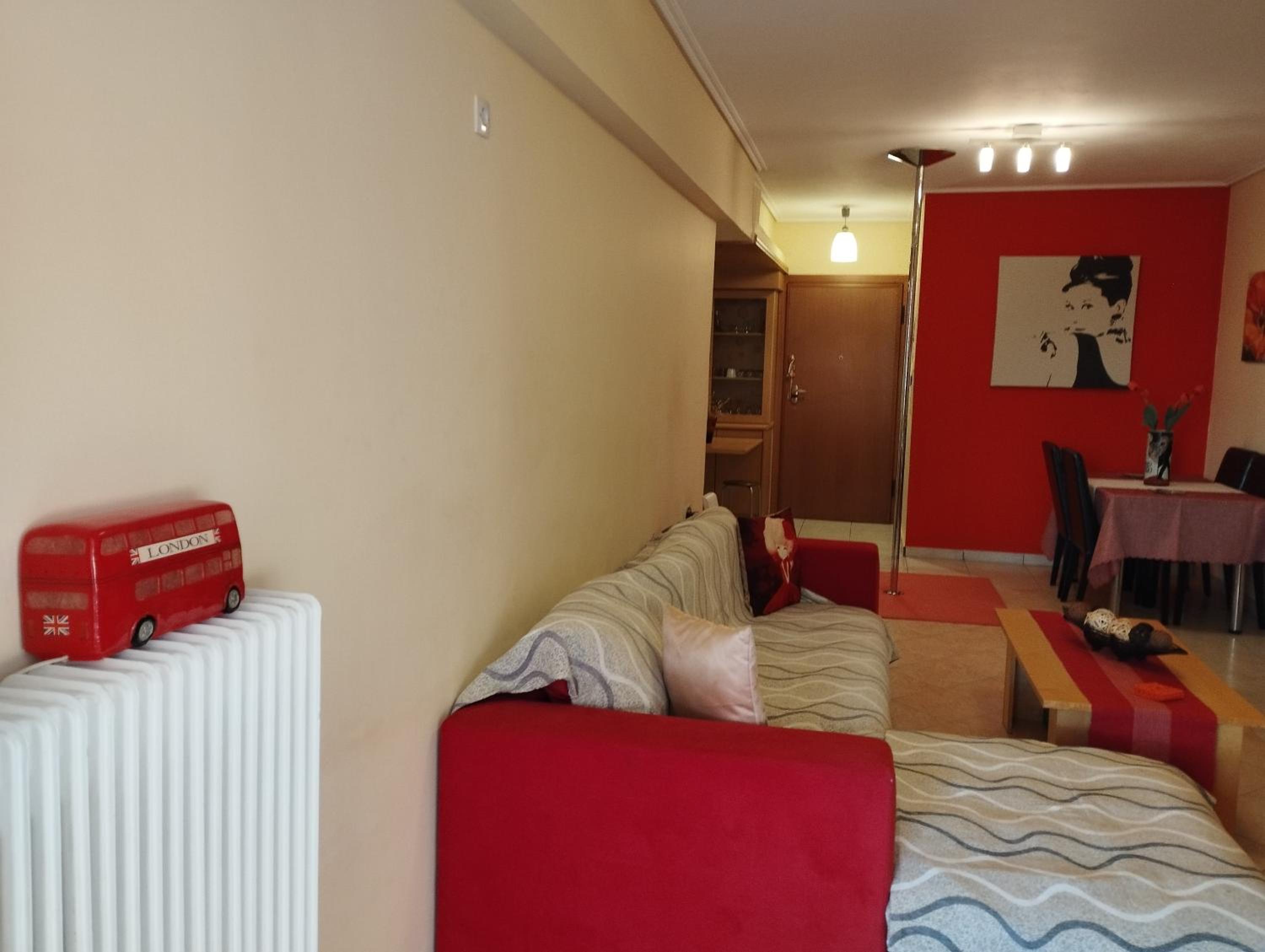 One-Bedroom Apartment photo 3