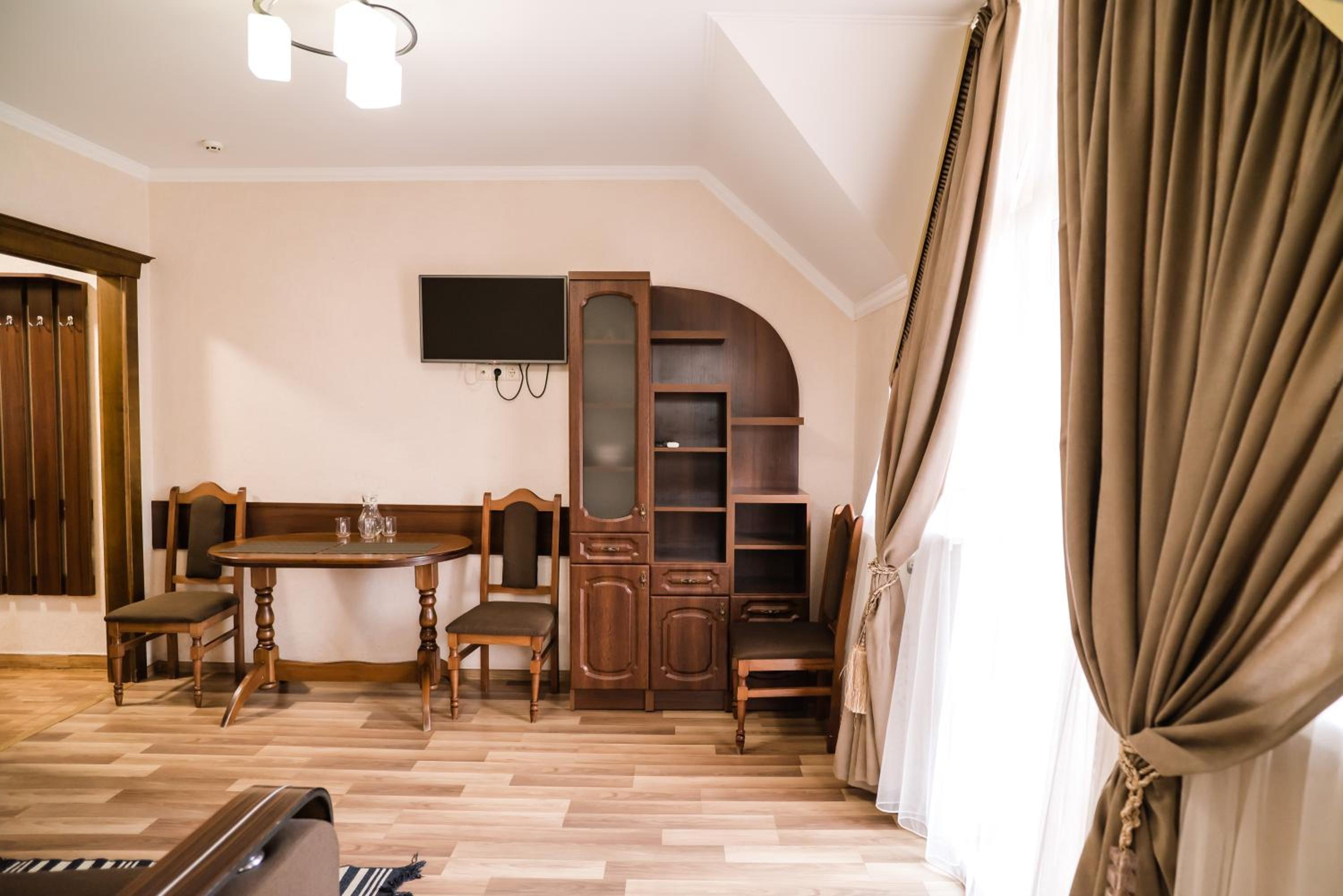 Suite with Balcony photo 3