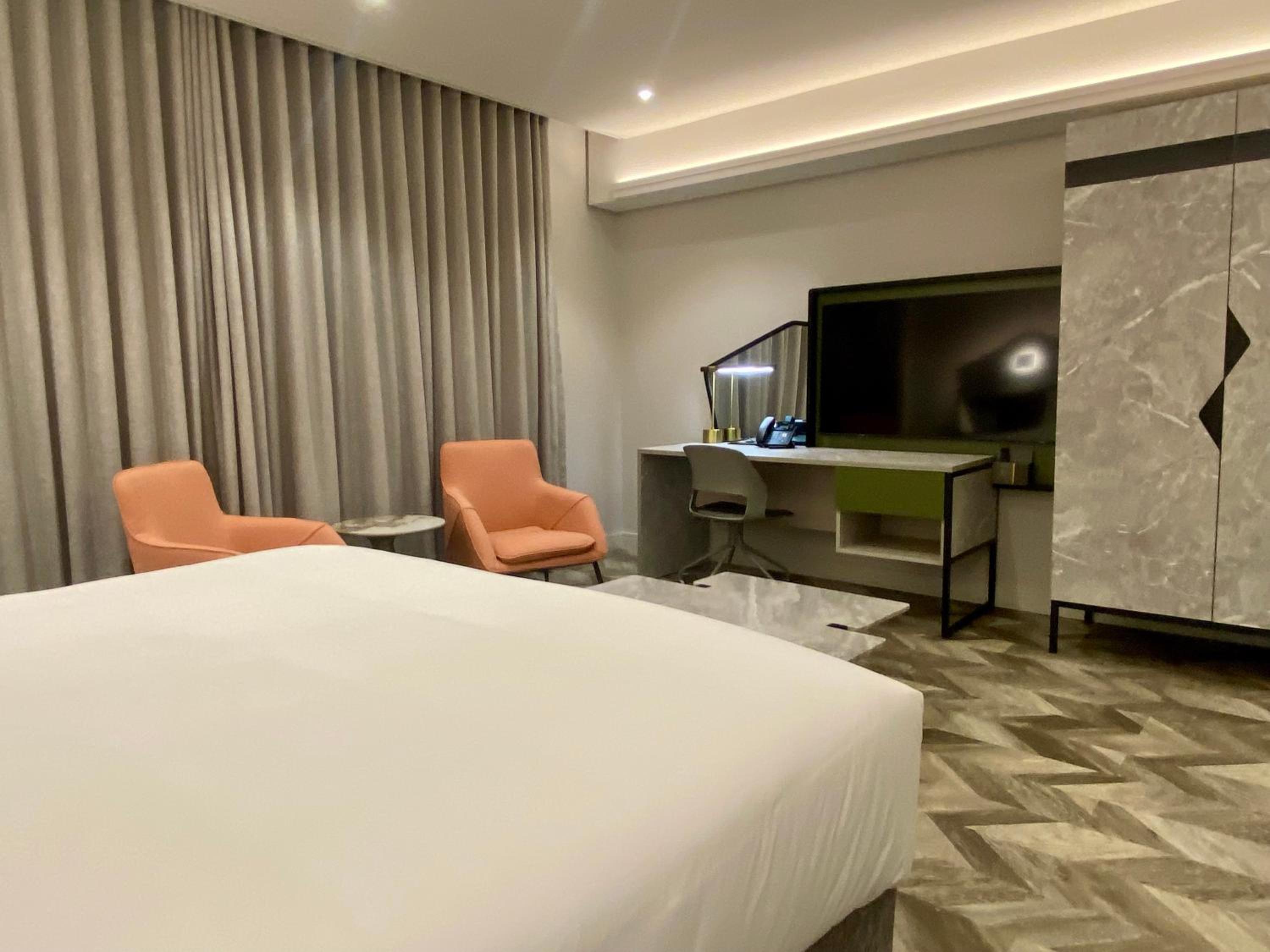 Standard Twin Room - Photo 10