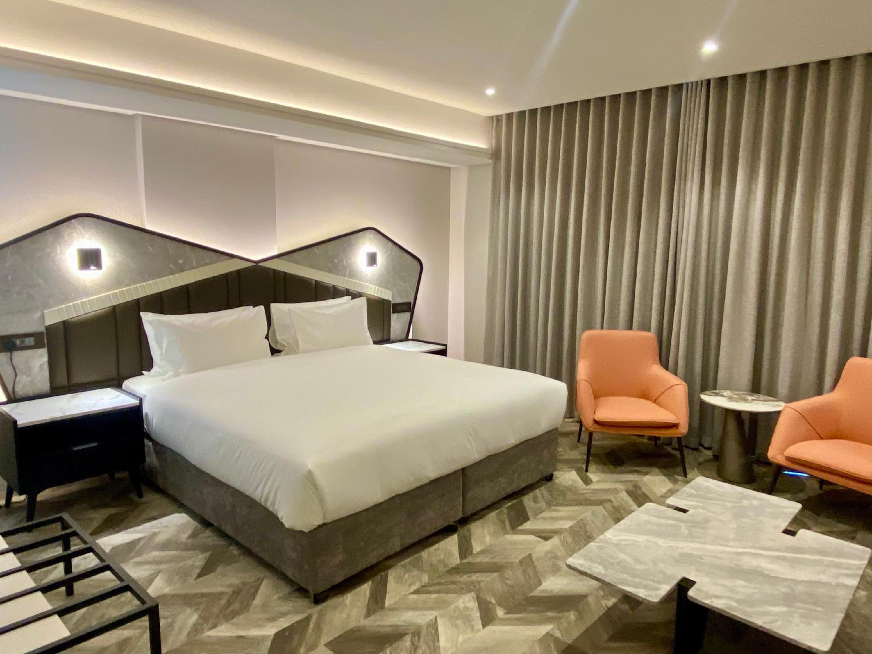 Standard Twin Room - Photo 7