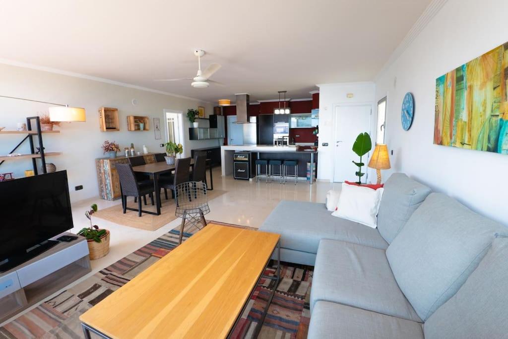 Three-Bedroom Apartment photo 2