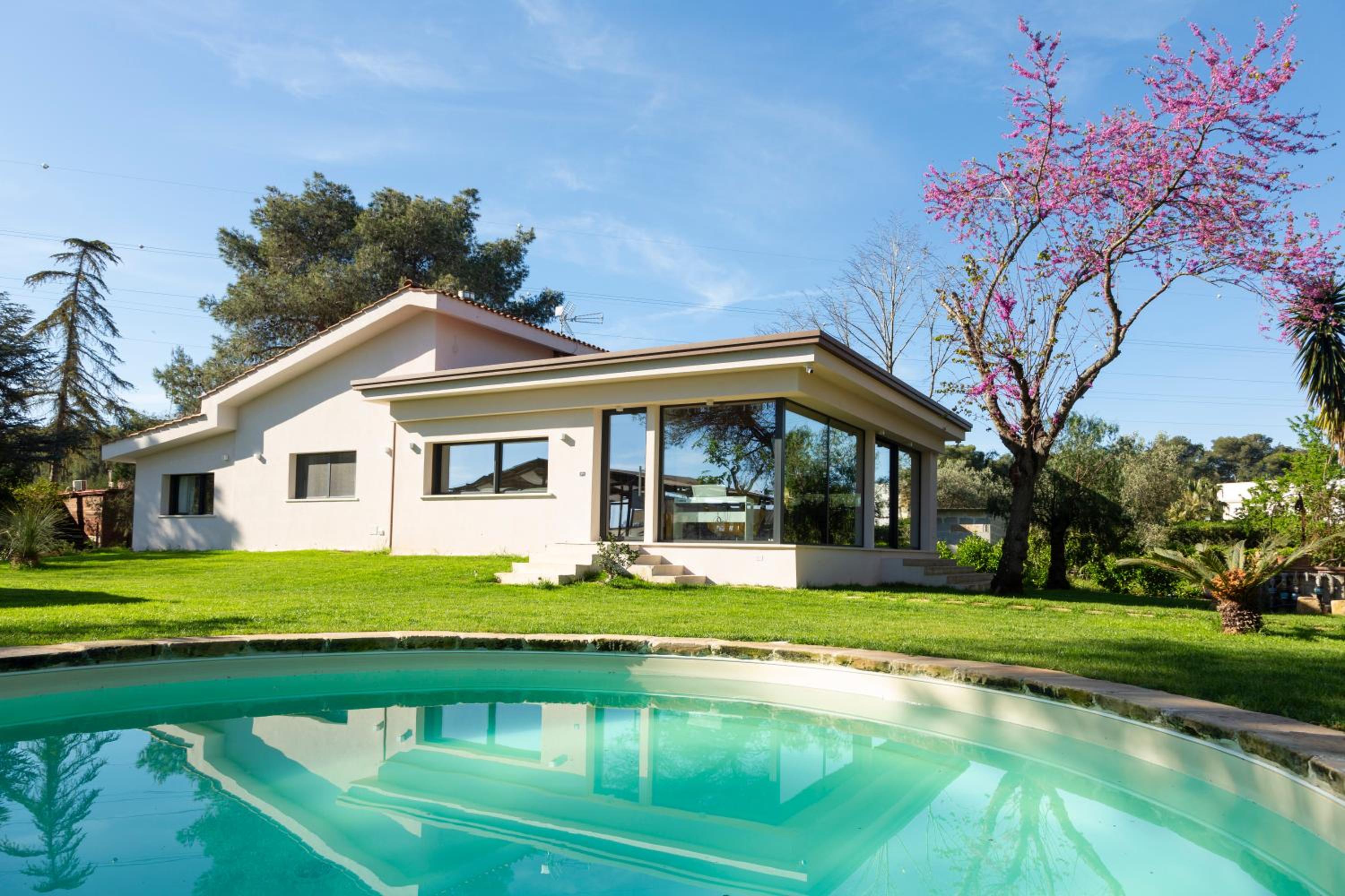 Villa photo 2