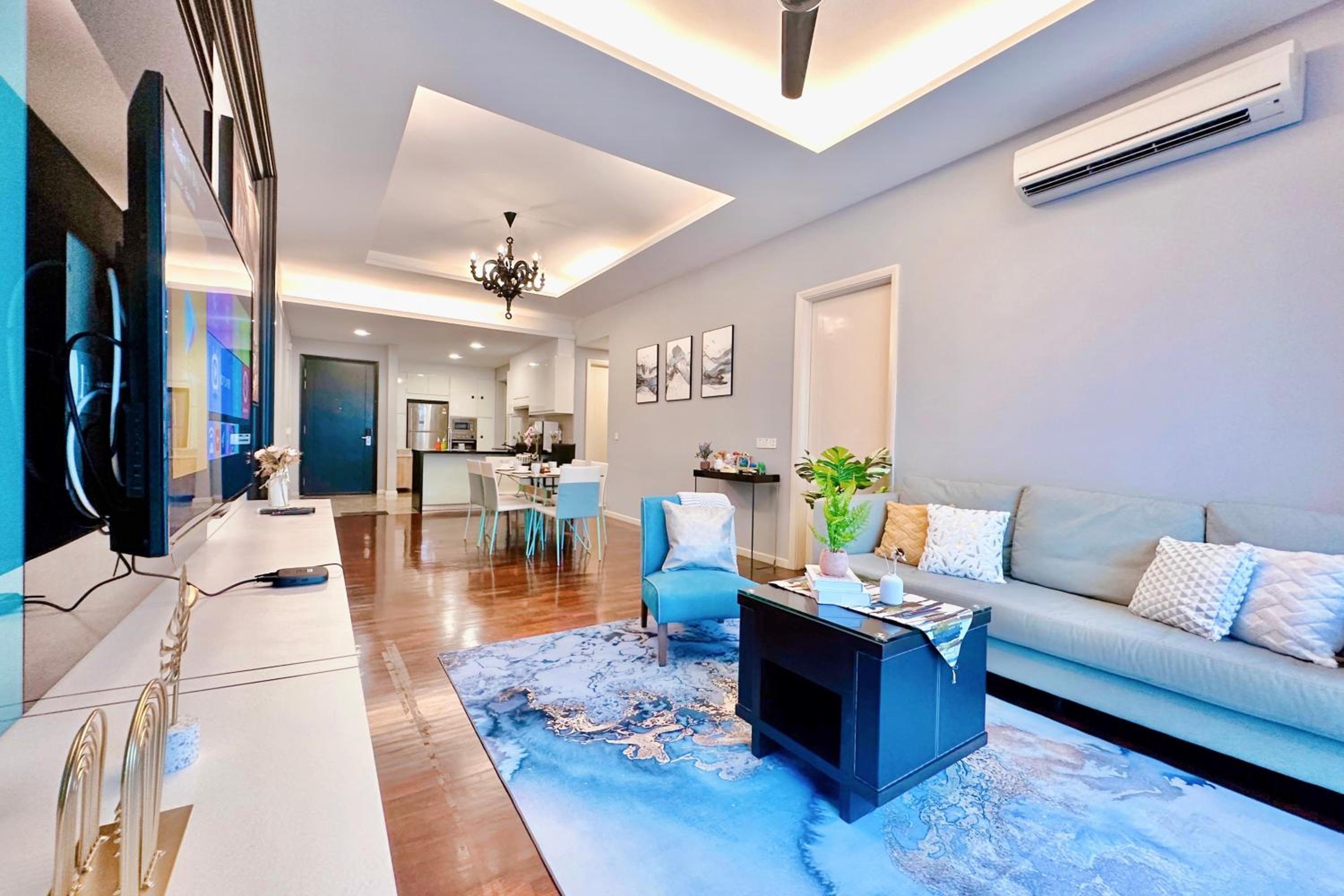 Three-Bedroom Apartment - Photo 4
