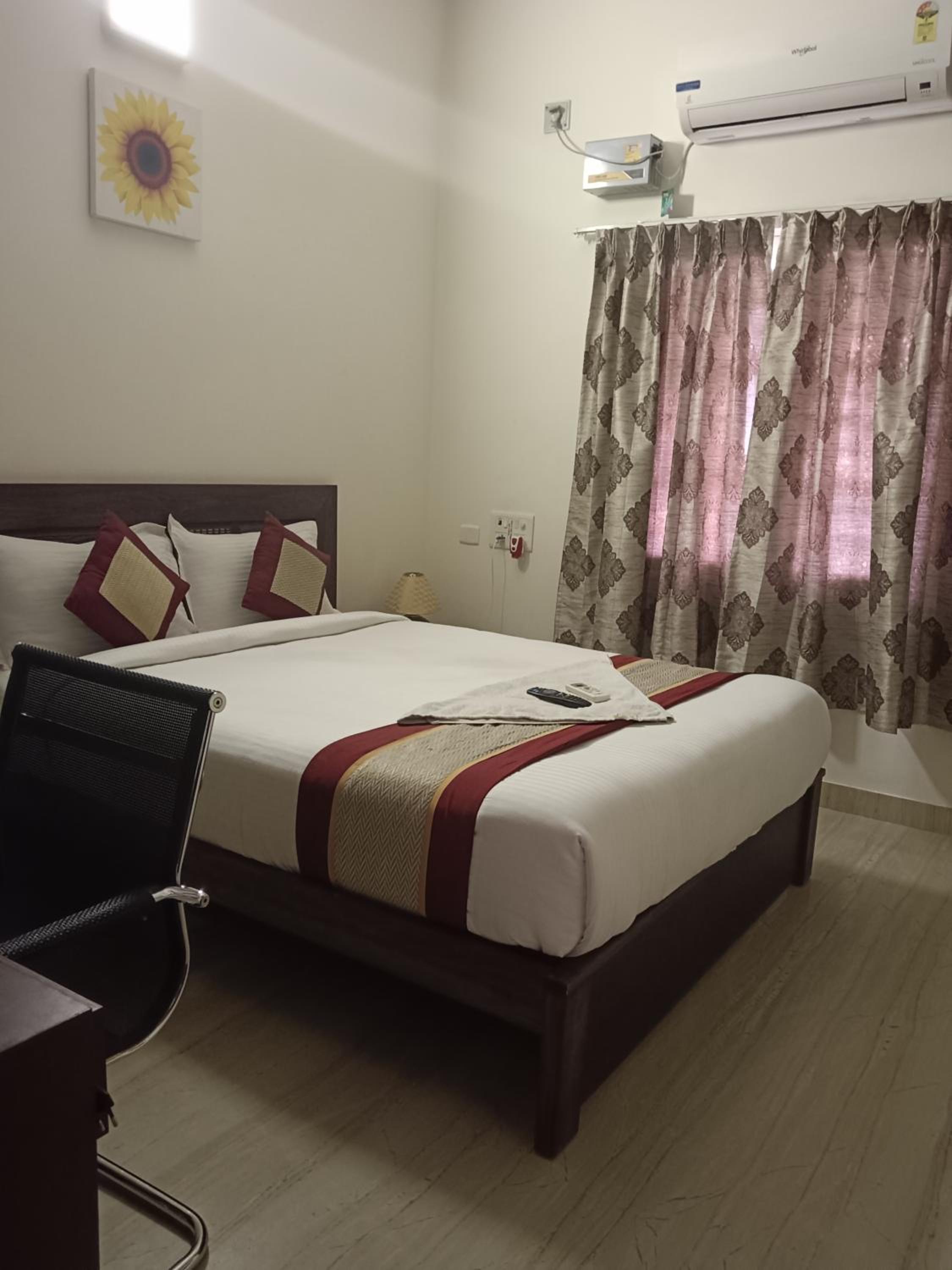 Deluxe Room (2 Adults + 1 Child) photo 3