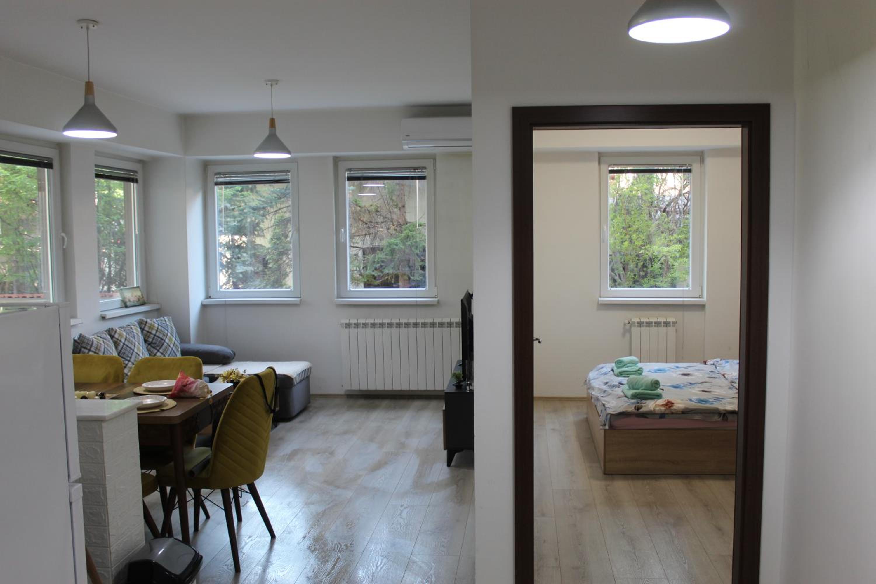 One-Bedroom Apartment photo 1