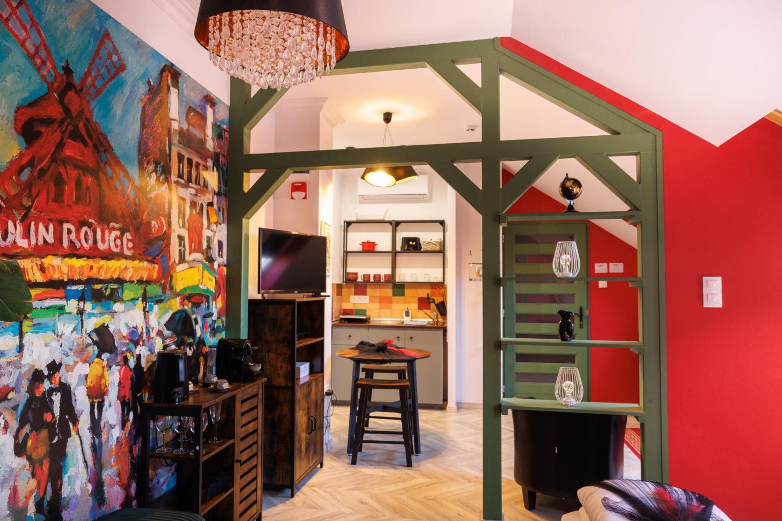 Studio Apartment - Photo 3