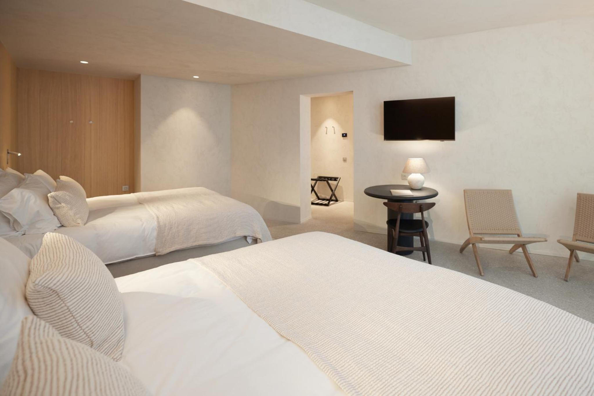 Superior Quadruple Room photo 3