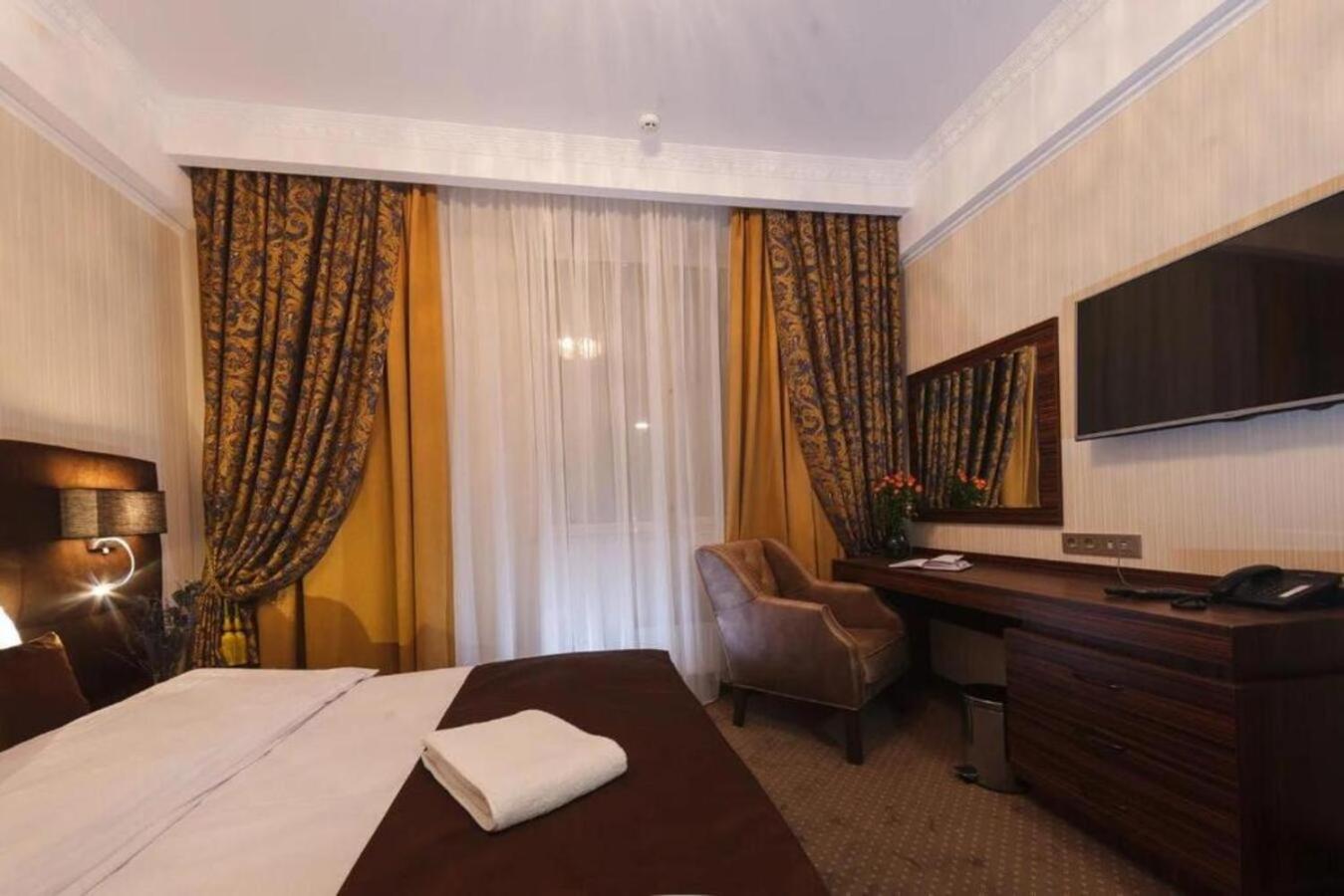 Standard King Room photo 1