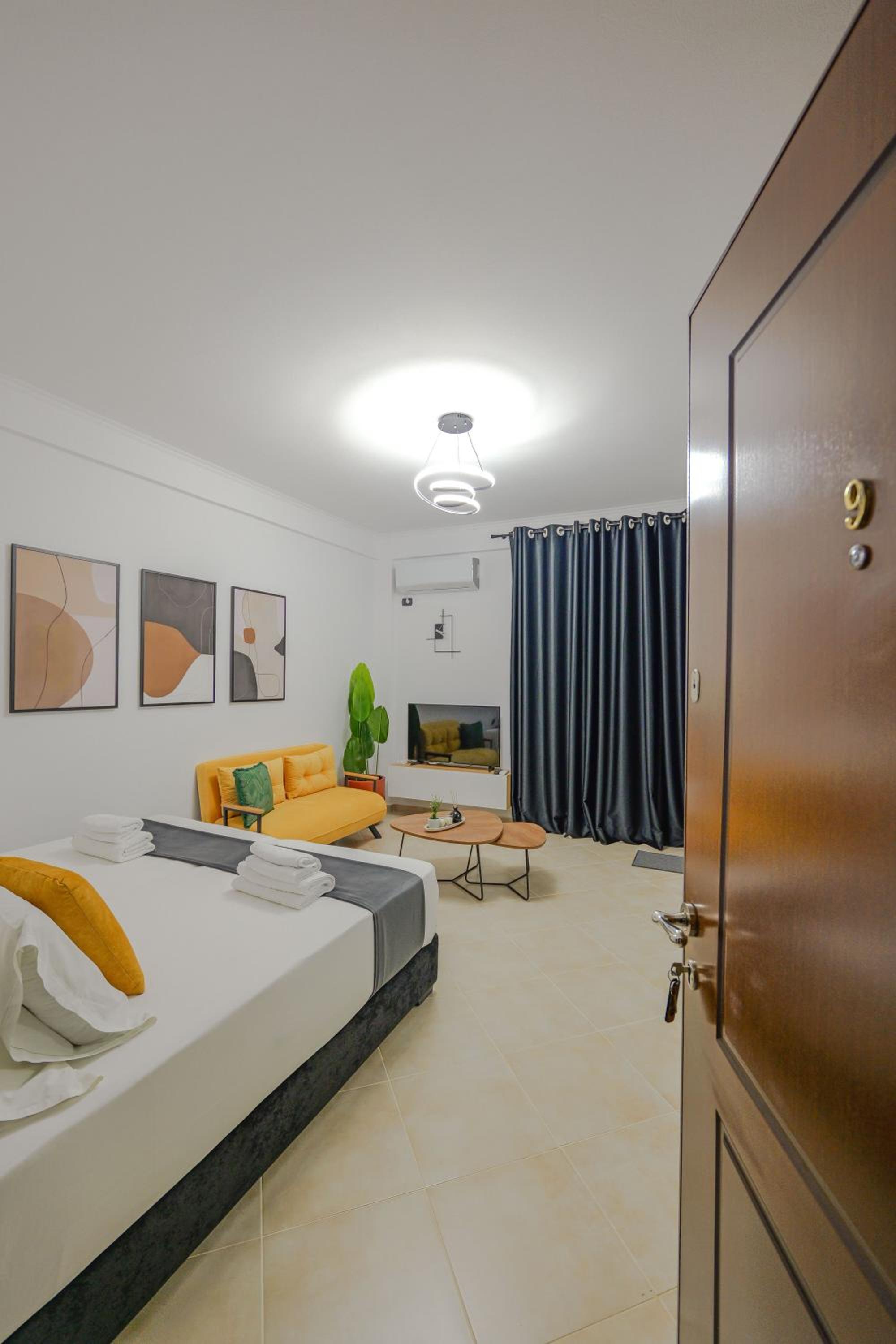 One-Bedroom Deluxe Apartment