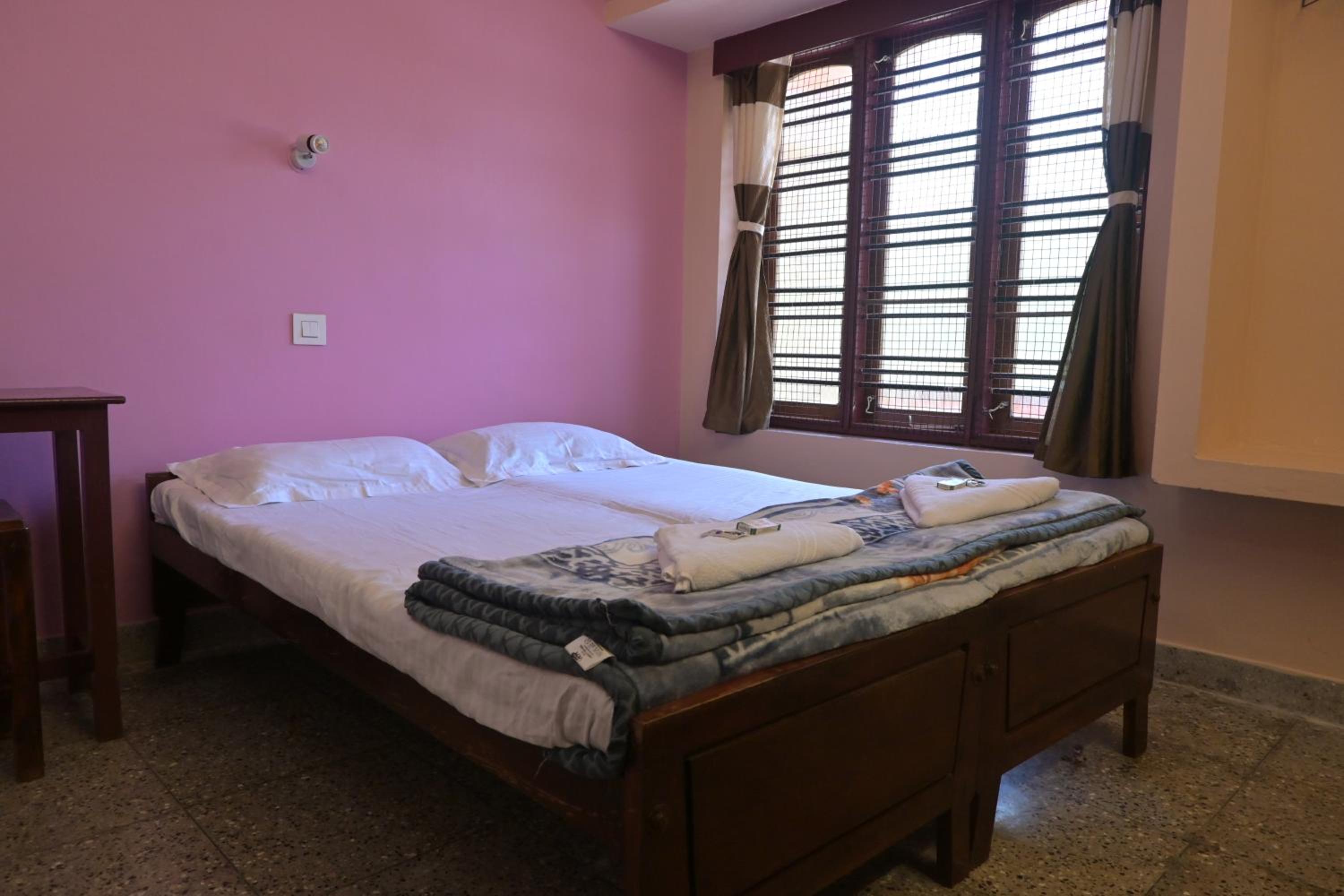 Deluxe Room (2 Adults + 1 Child) photo 3