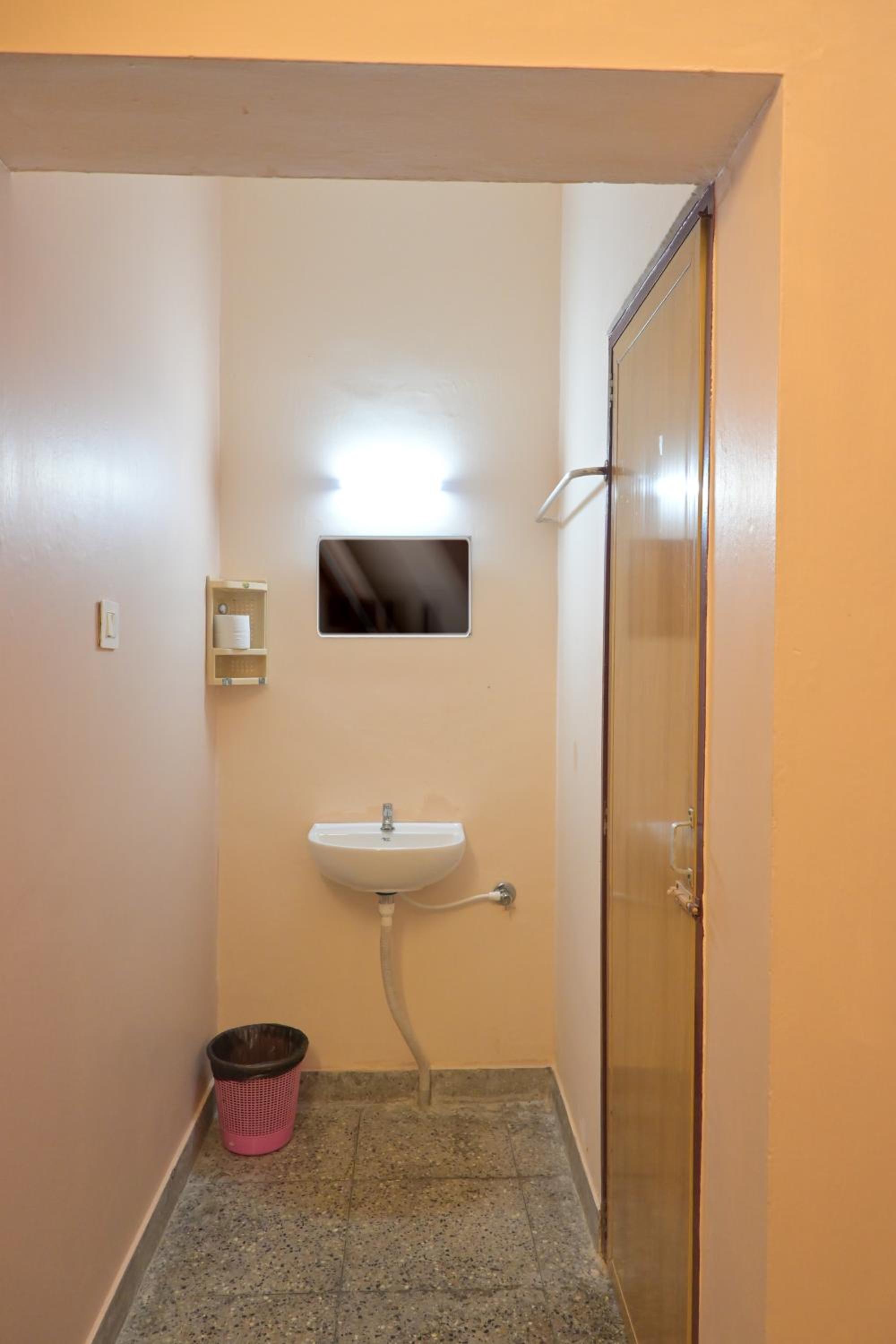 Deluxe Room (2 Adults + 1 Child) photo 2