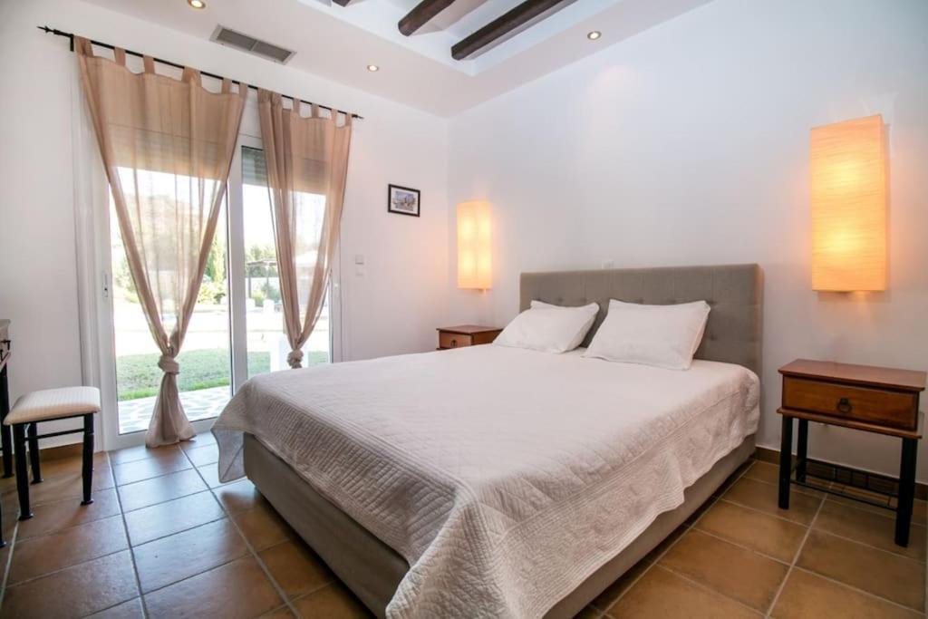 Villa photo 1