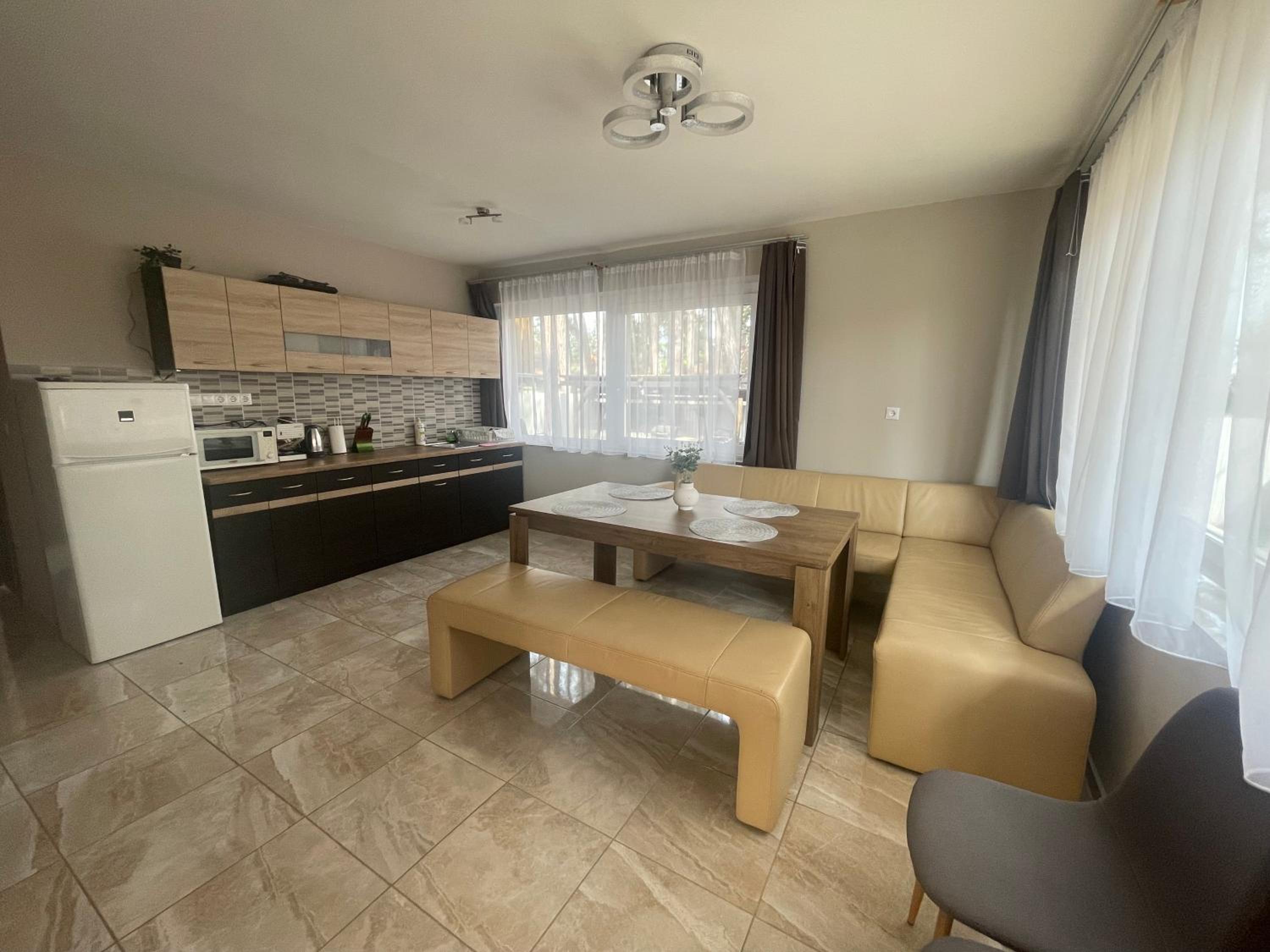 Apartment - Ground Floor - Photo 2