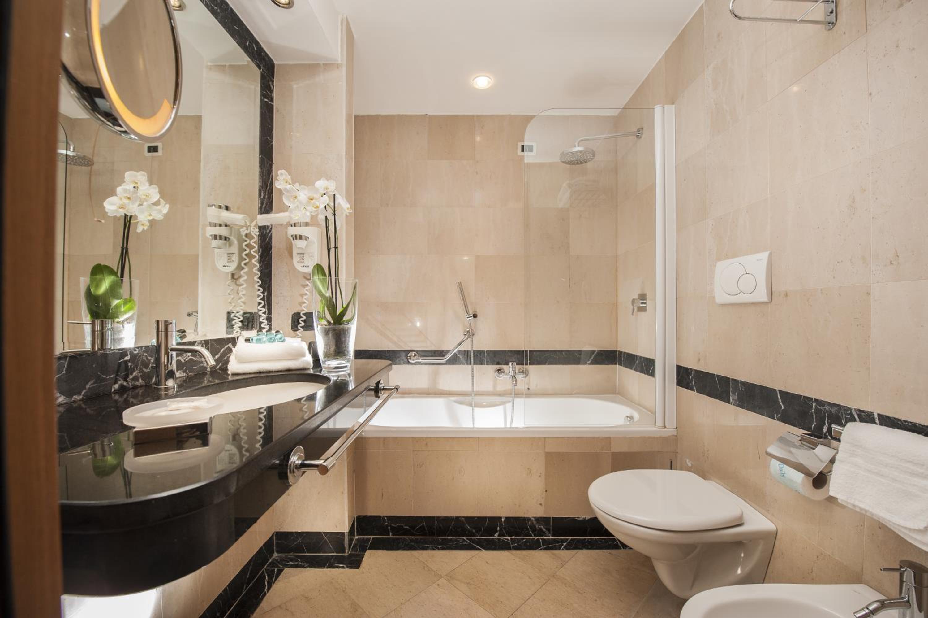 Double or Twin Room photo 2