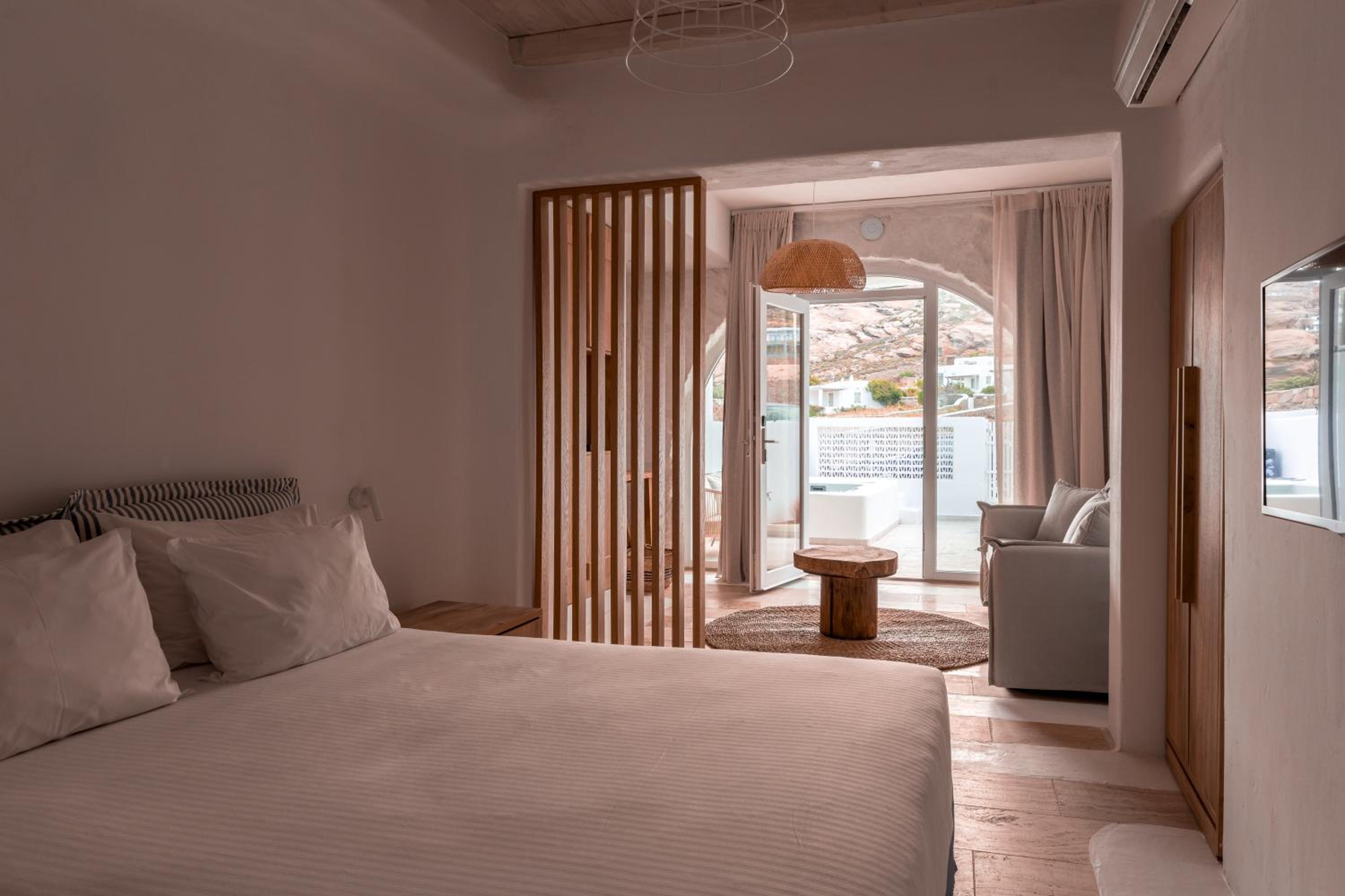 Honeymoon Suite with Outdoor Hot Tub - Photo 11