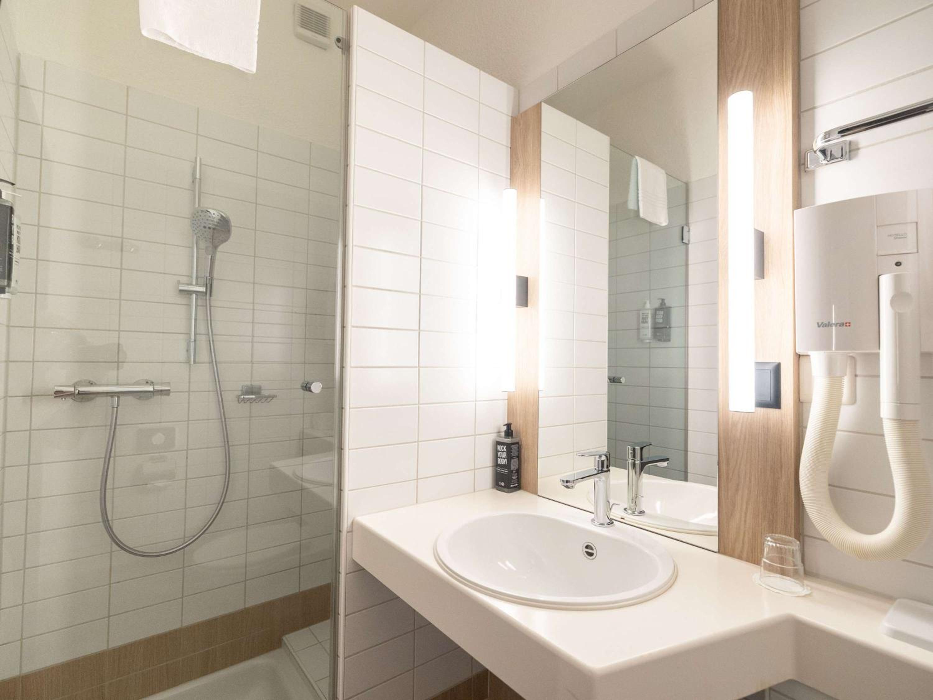 Superior Double Room with Balcony - Photo 3