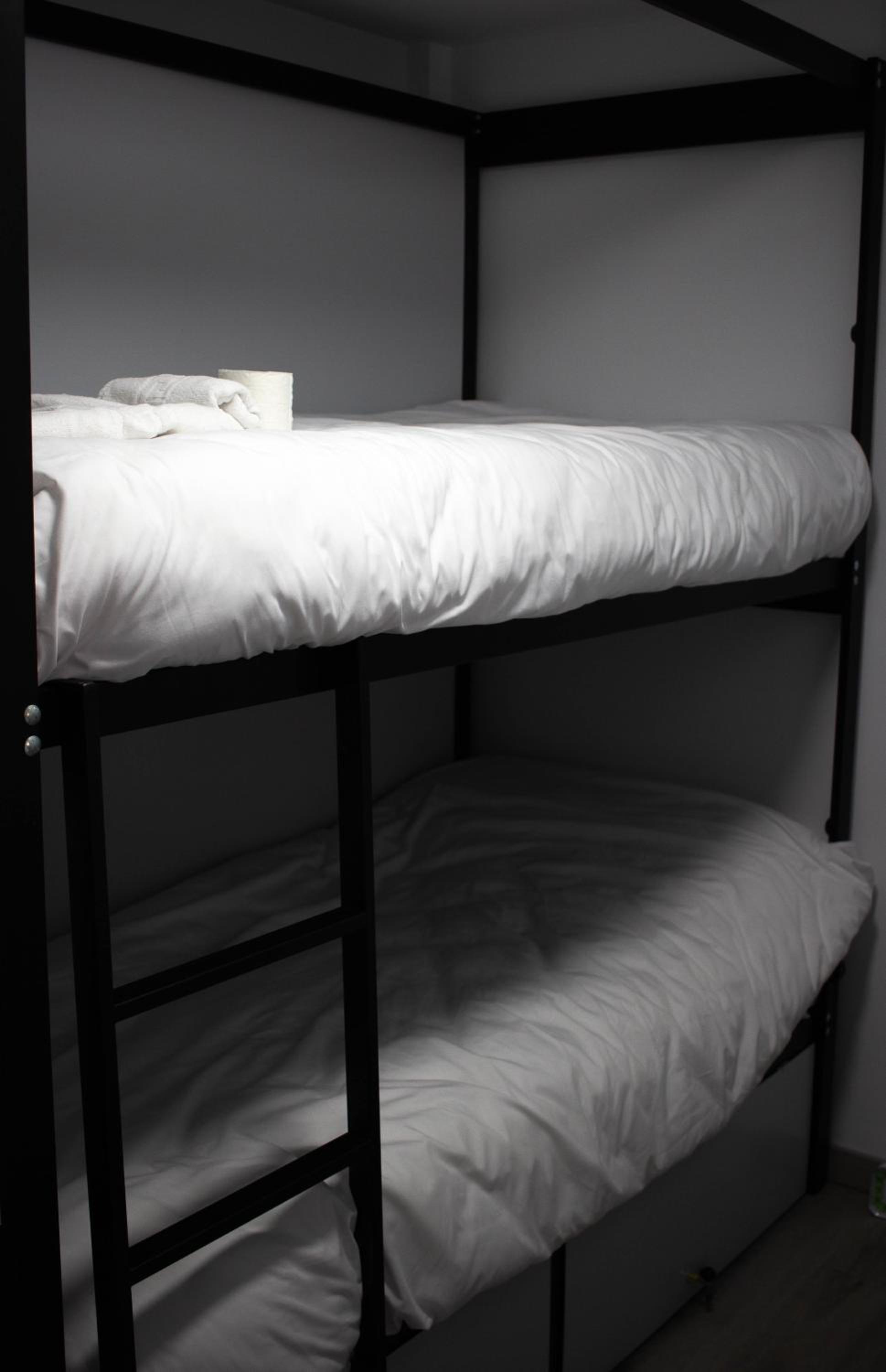 Cama en Habitación Compartida Mixta de 8 Camas