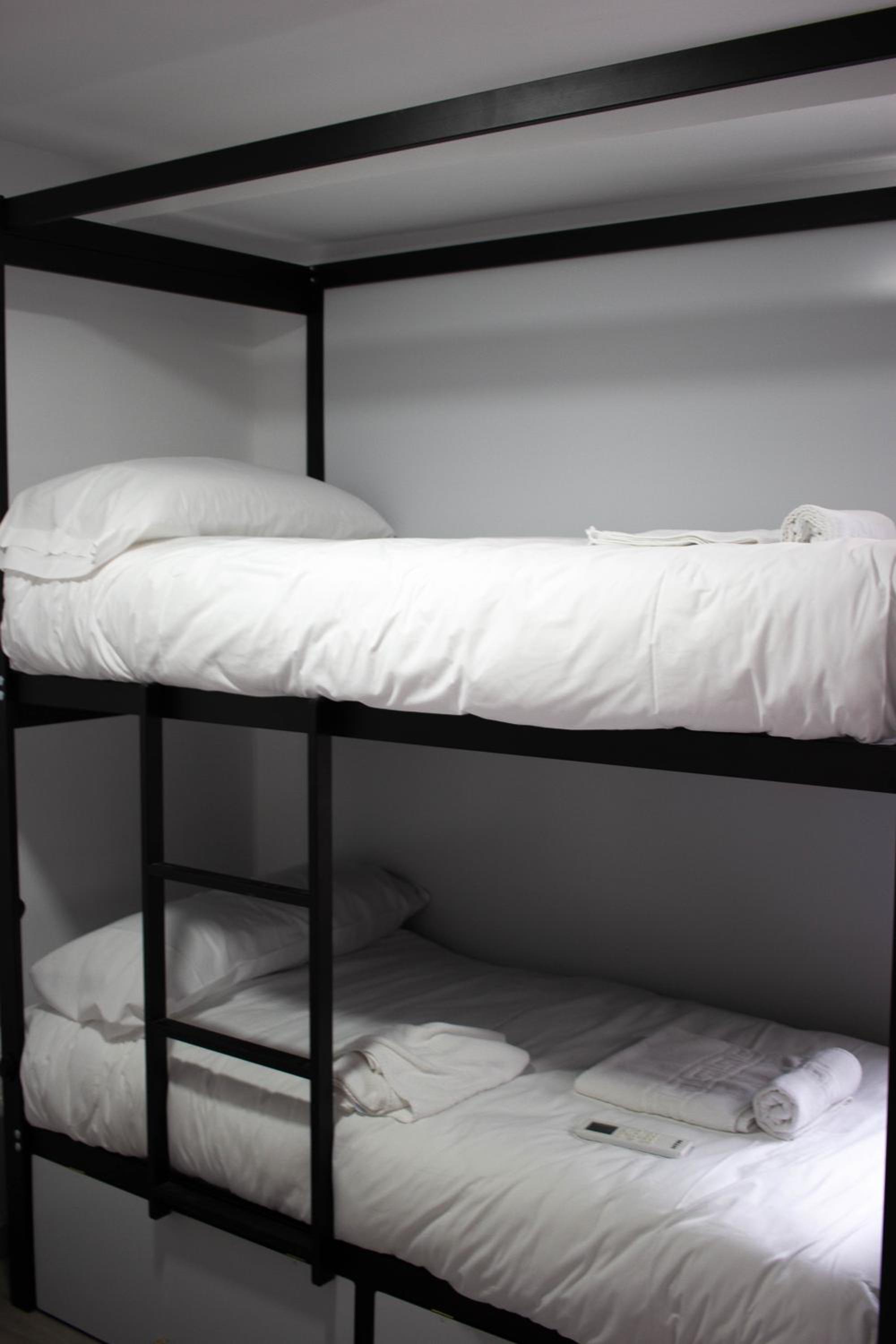 Cama en Habitación Compartida Mixta de 8 Camas