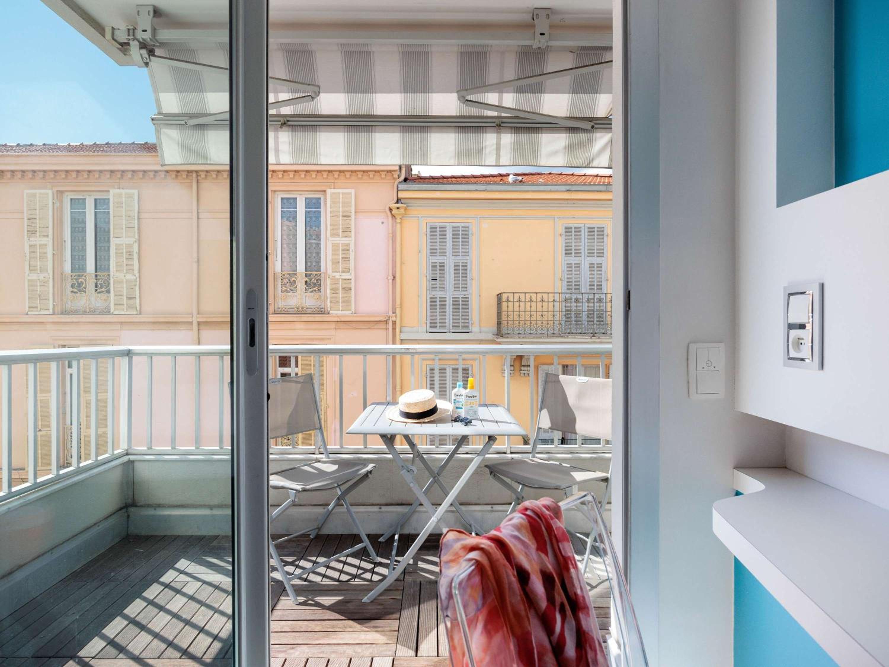 Standard Twin Room with Balcony - Photo 14