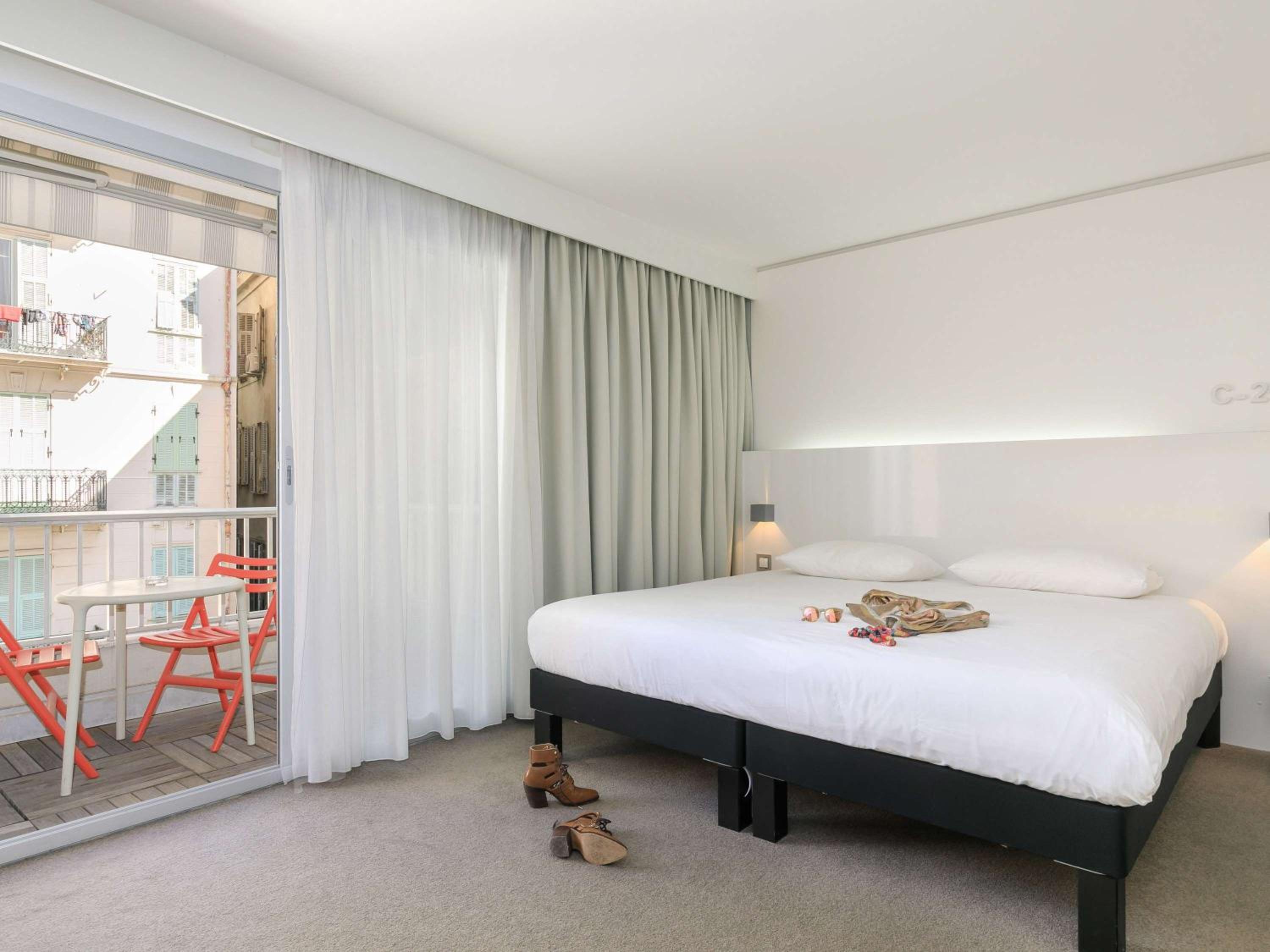Superior Double Room with Balcony - Photo 1