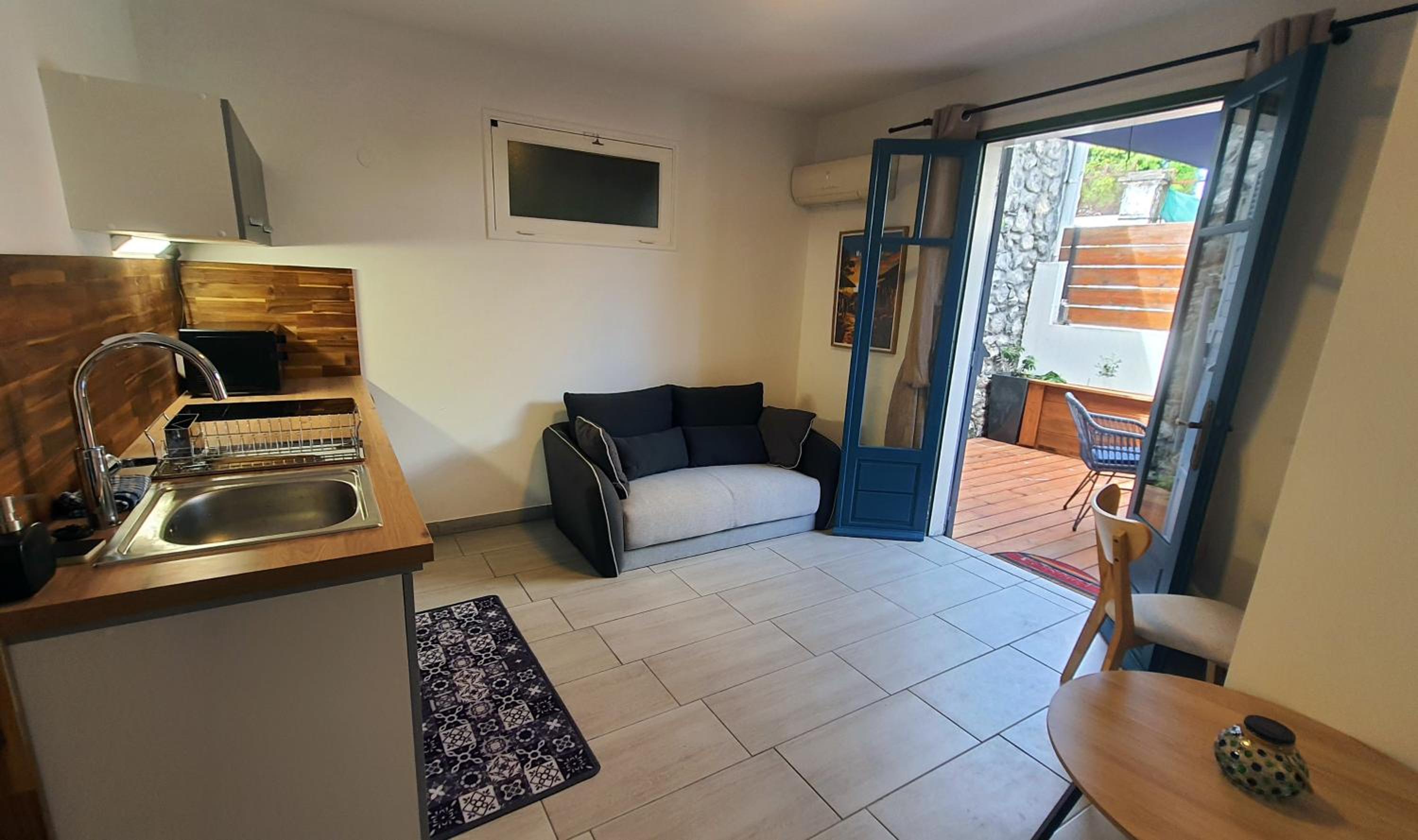 Apartment with Terrace