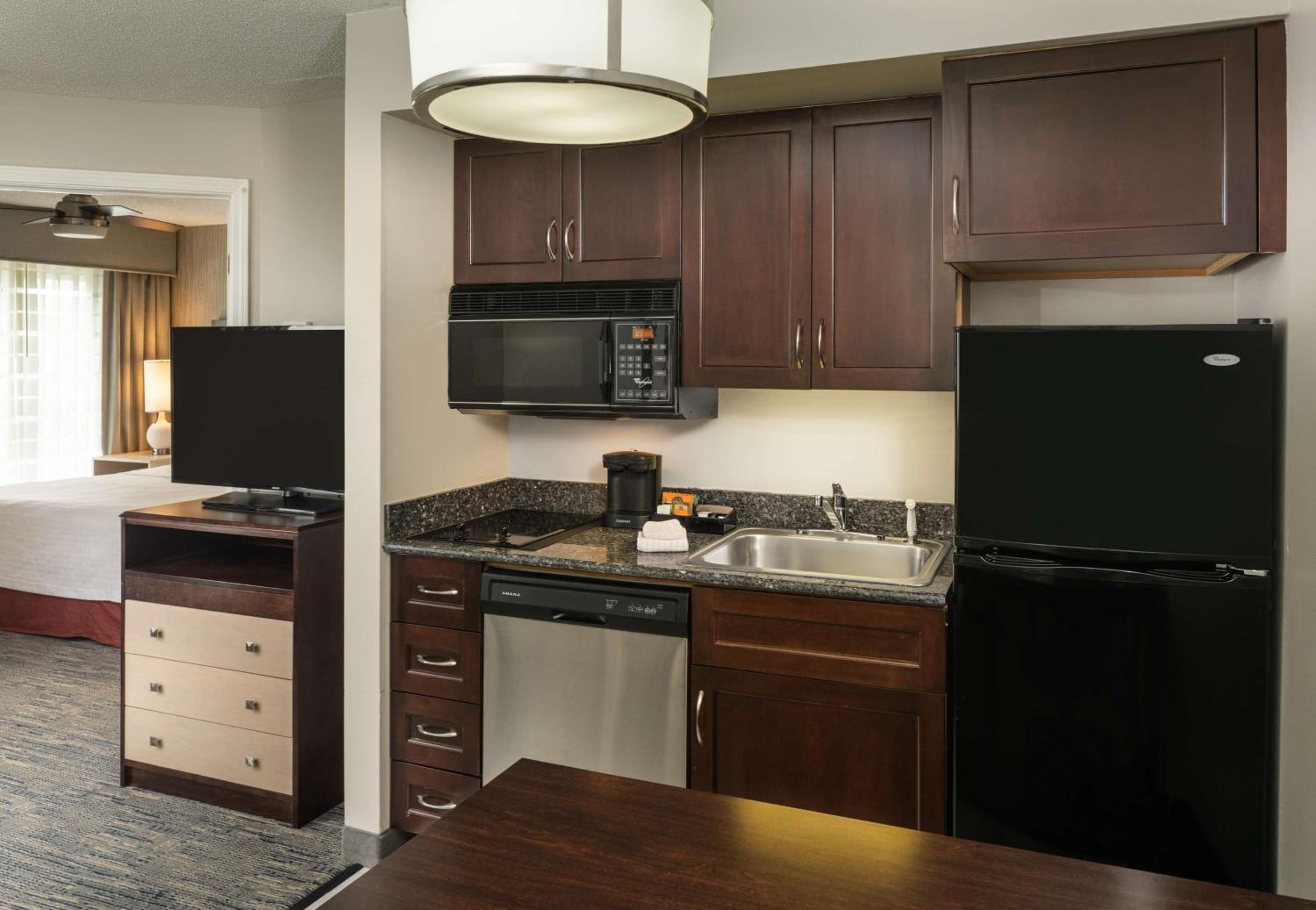 One-Bedroom King Suite with Sofa Bed - Photo 3