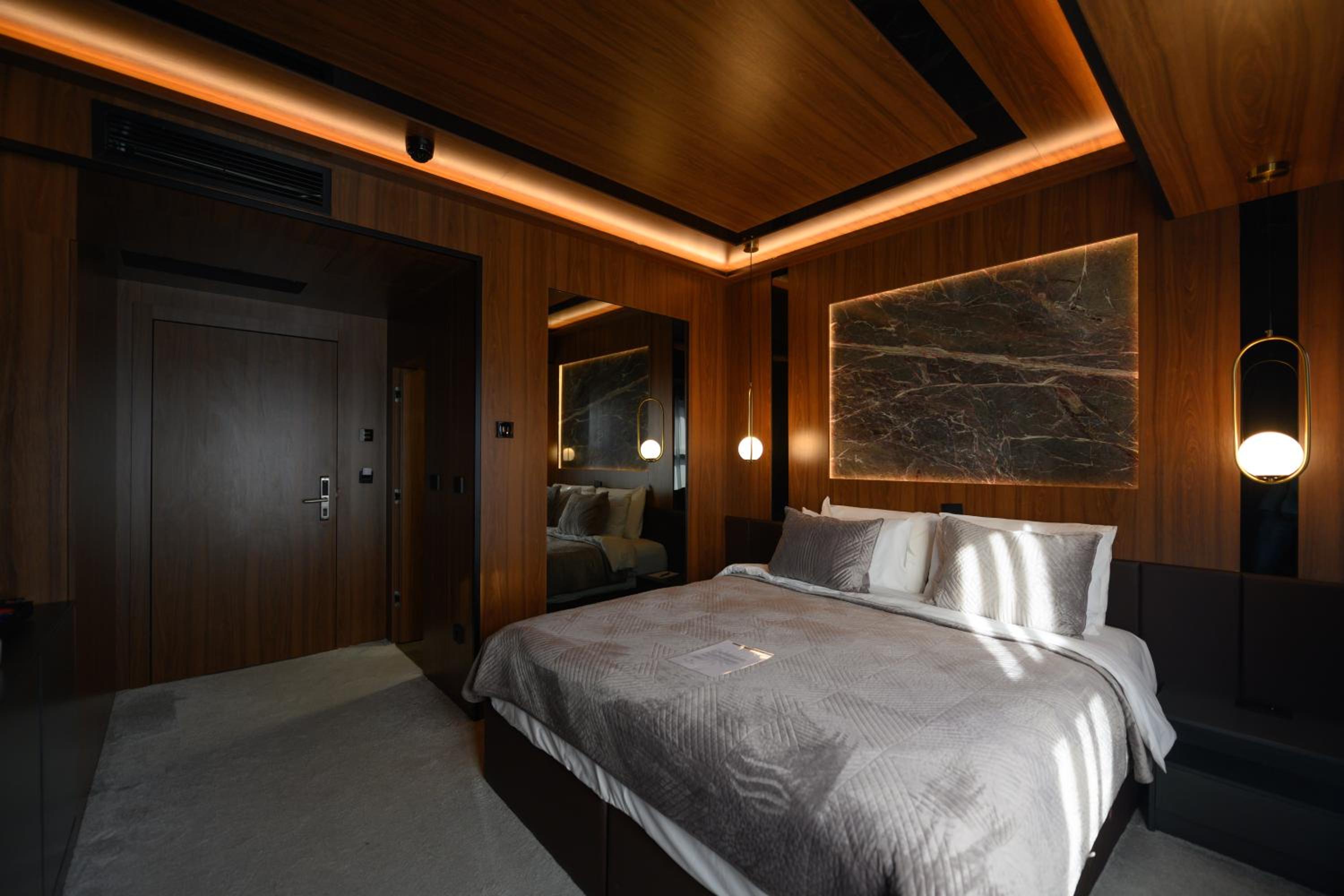 Standard Double Room - Photo 9