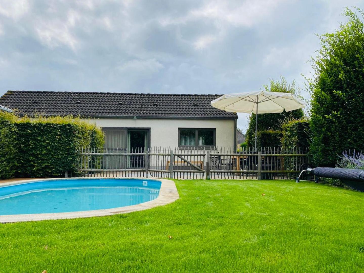 Villa photo 1