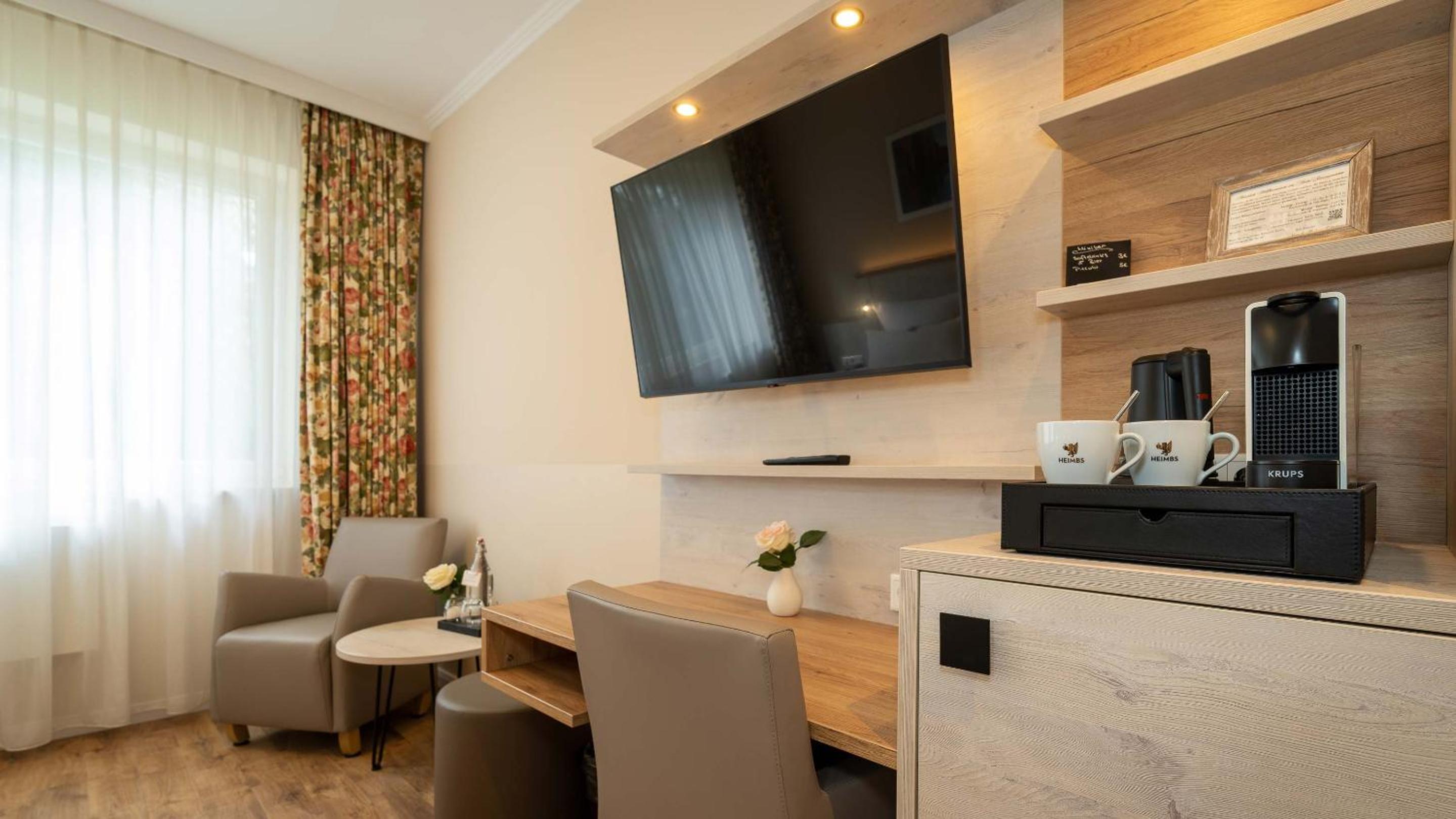 Double Room with Garden View - Photo 7
