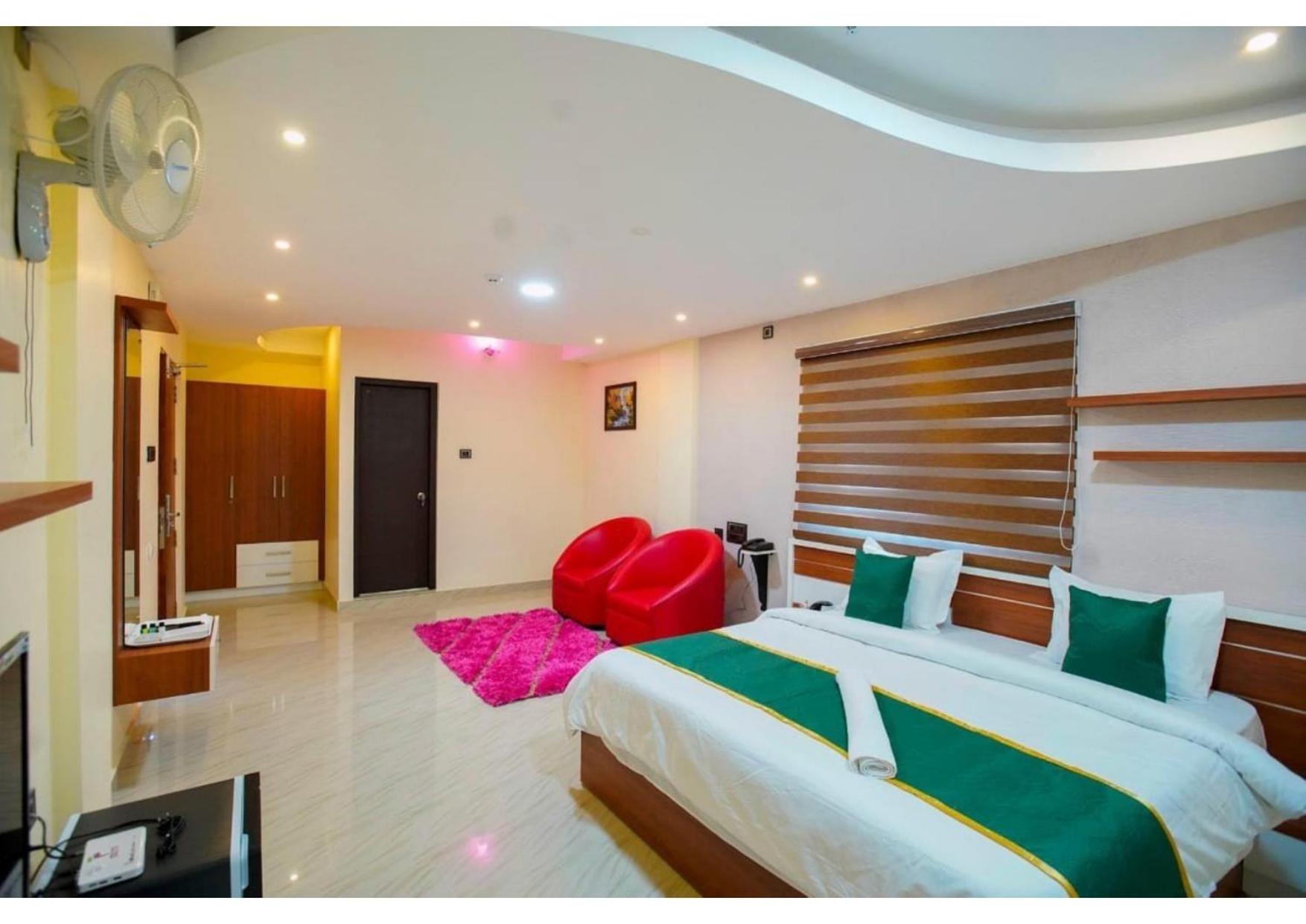 Deluxe Room - Photo 2