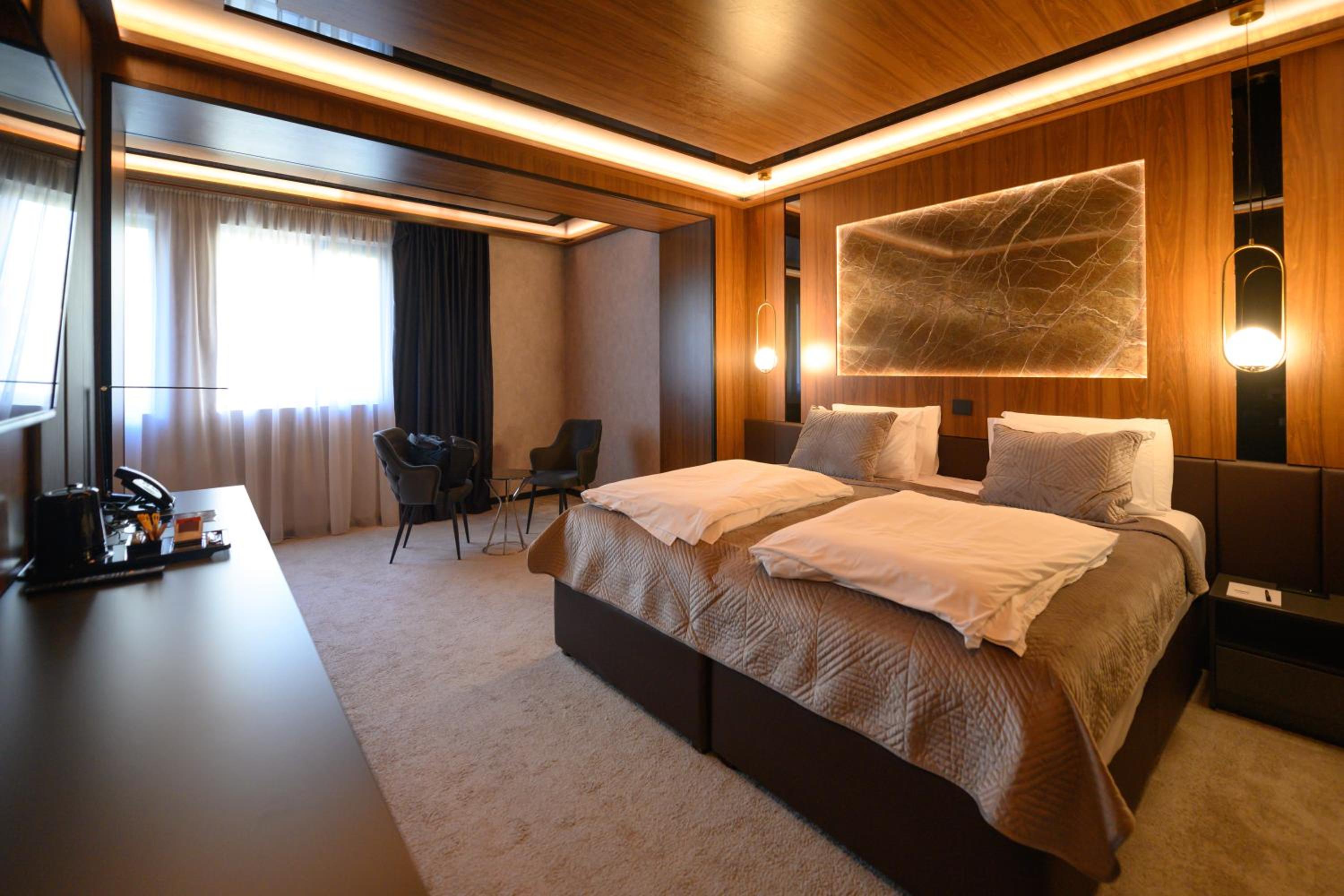 Business Double Room - Photo 4