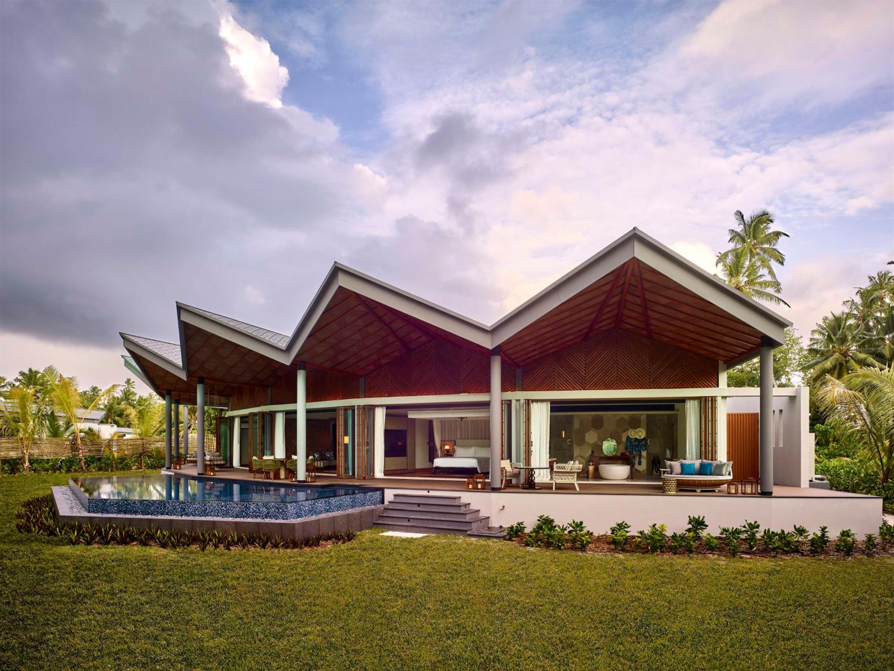 Three-Bedroom Villa with Pool - Photo 11