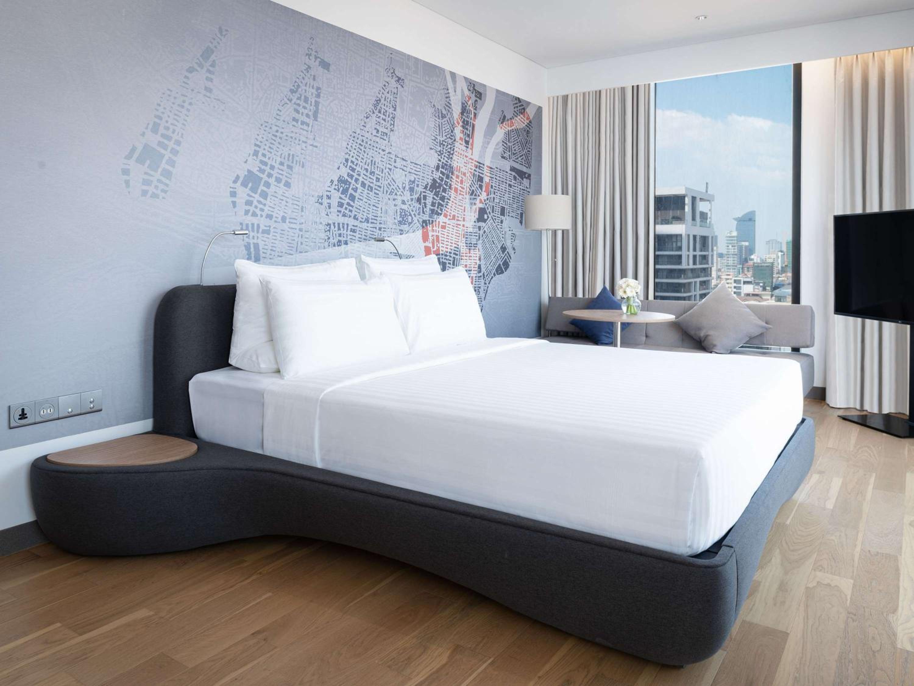 Deluxe King Room - Photo 3