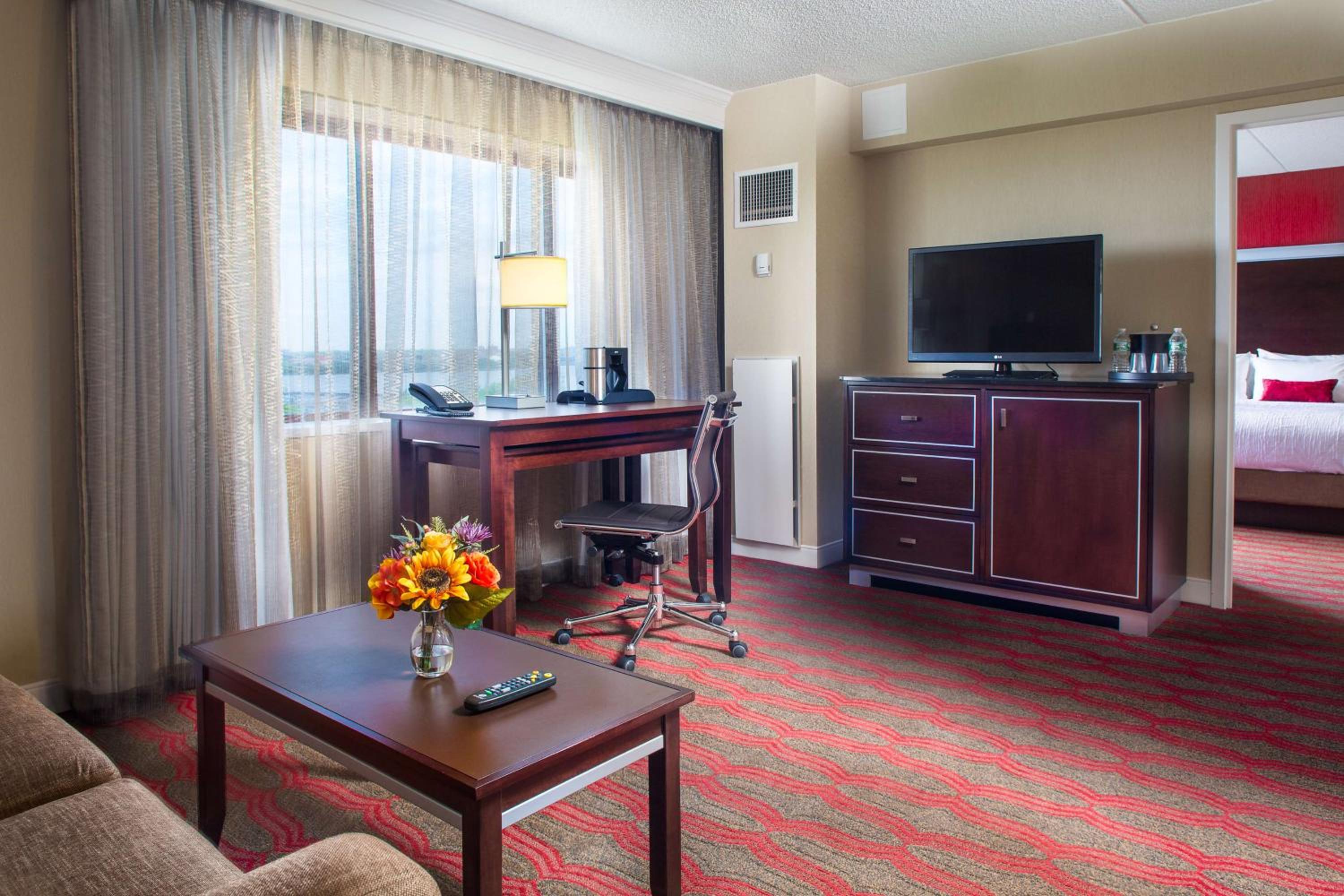 Two-Room King Suite with Sofa Bed - Photo 4