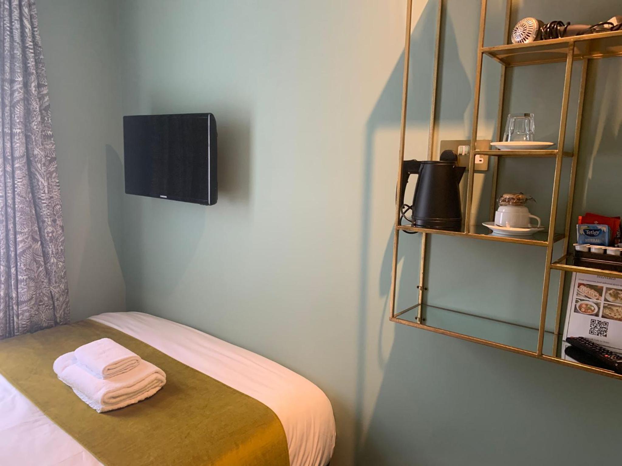 Queen Double Room photo 2