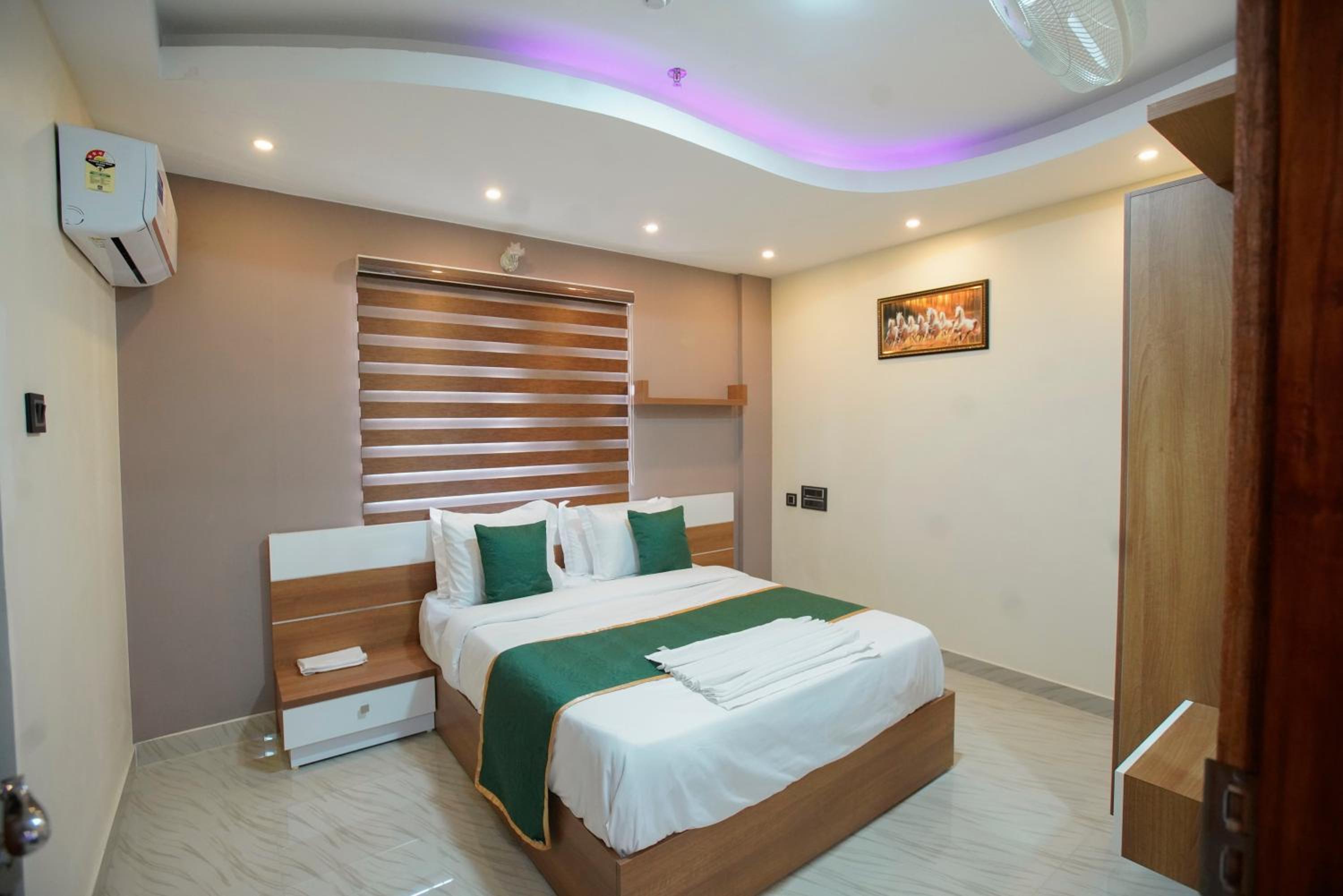 Two-Bedroom Apartment - Photo 3