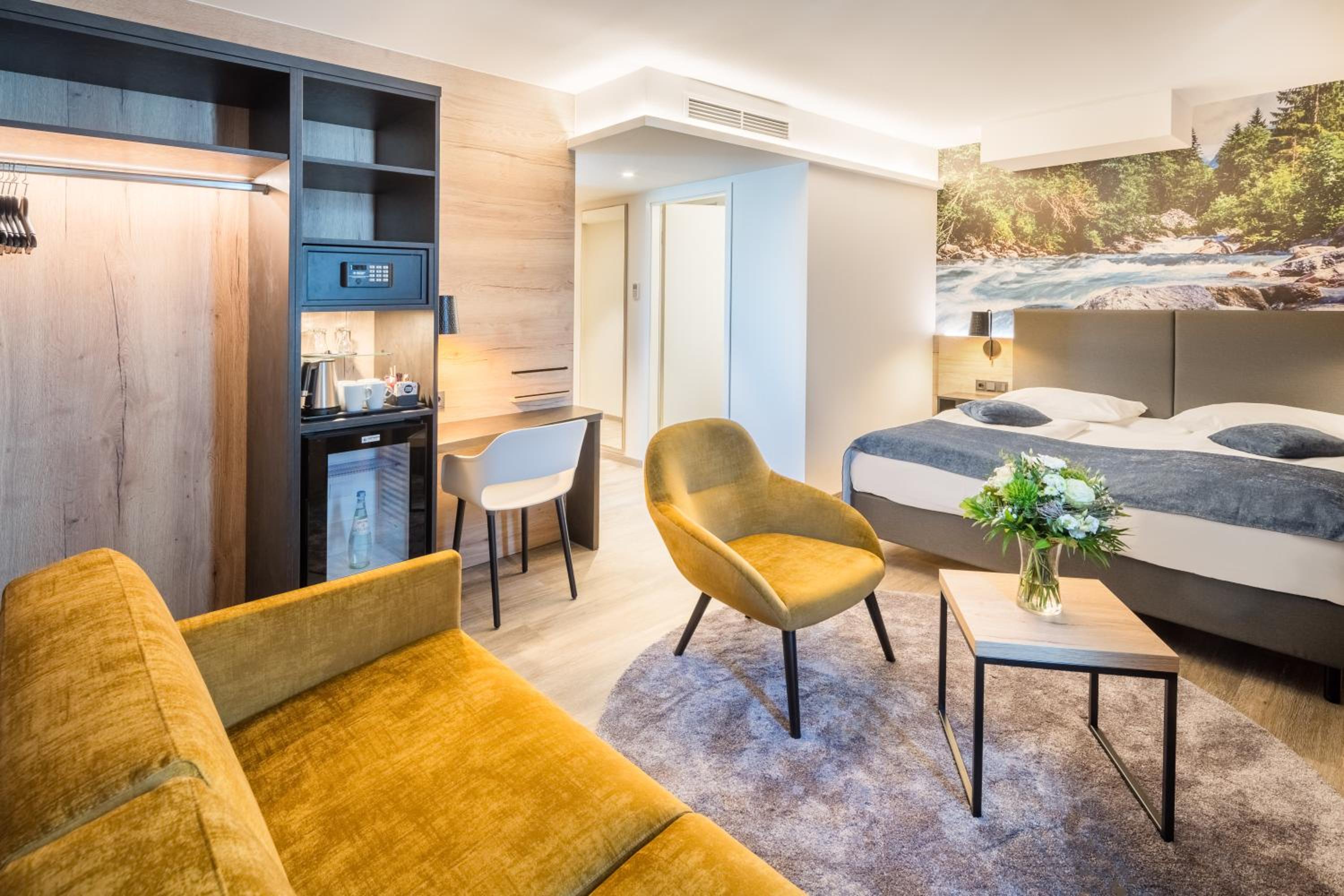Family Room with Two Double Beds and Sofa Bed - Photo 7