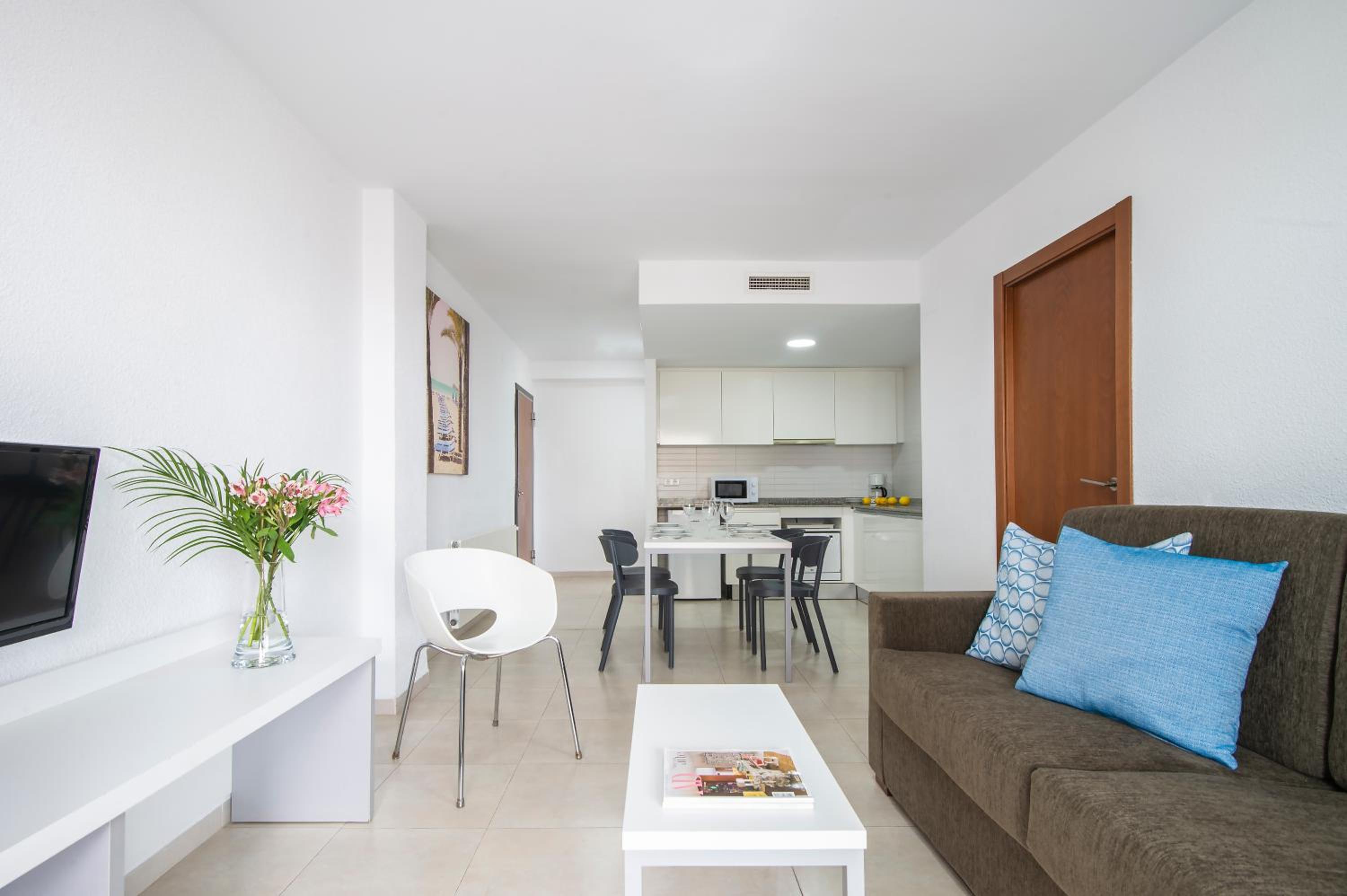 Apartamento de una habitación (2-4)