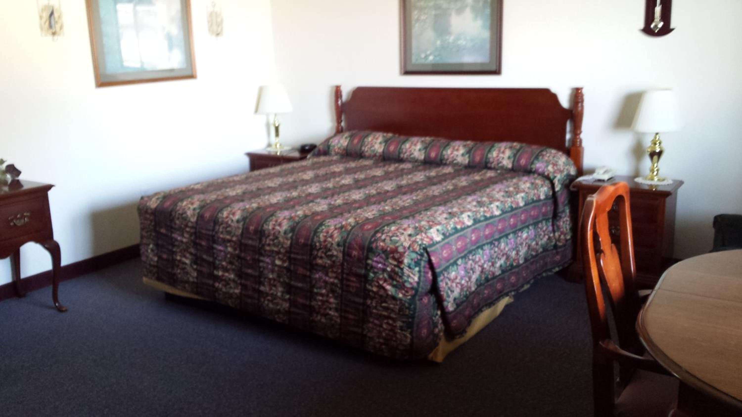 Deluxe King Room