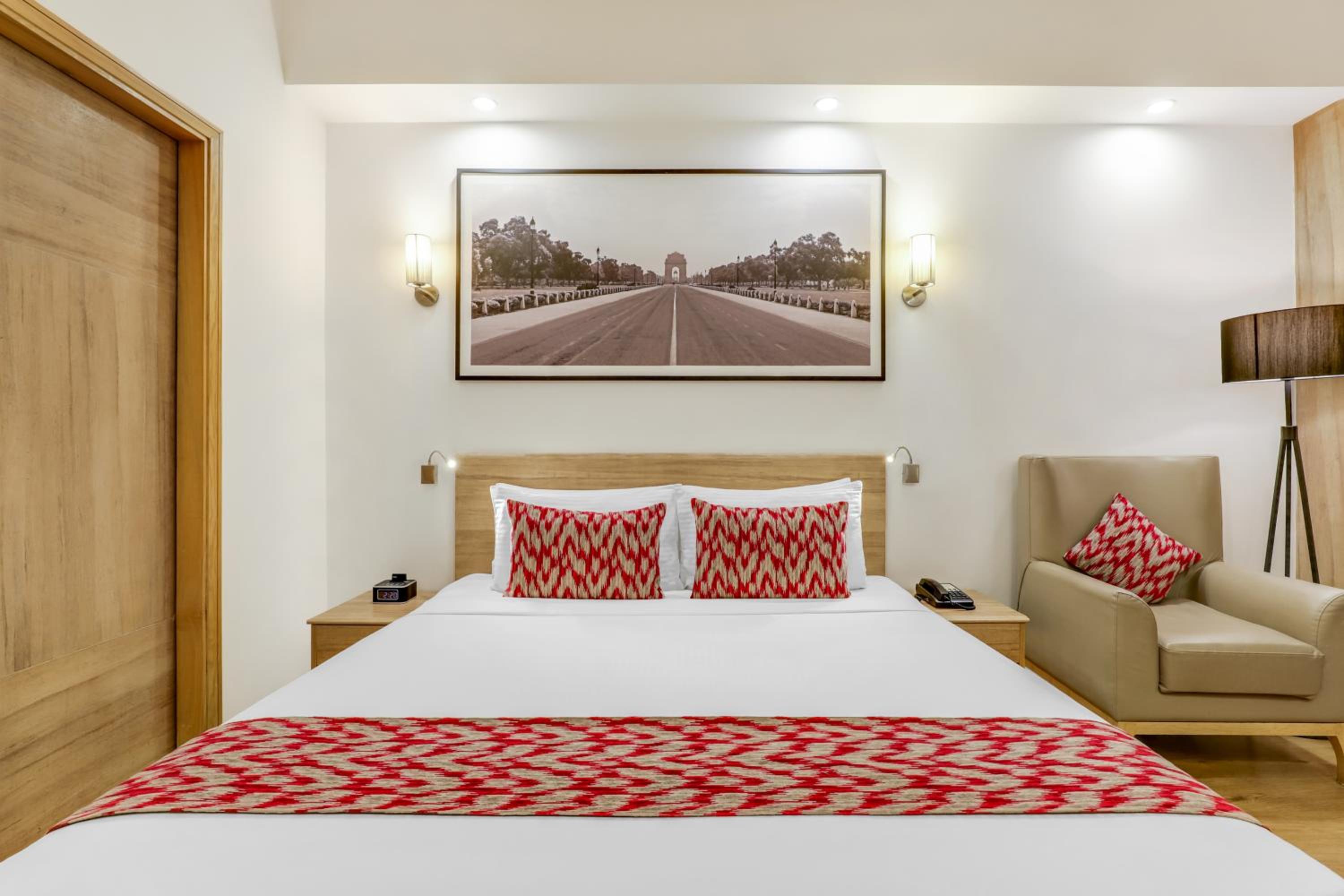 Executive Room with Enjoy Happy Hours with 1+1 offer,15% Discount on F&B, Early Check In & Late Check out subject to availability, 02 pcs Laundry and complimentary 2 Pint of Beer - Photo 7