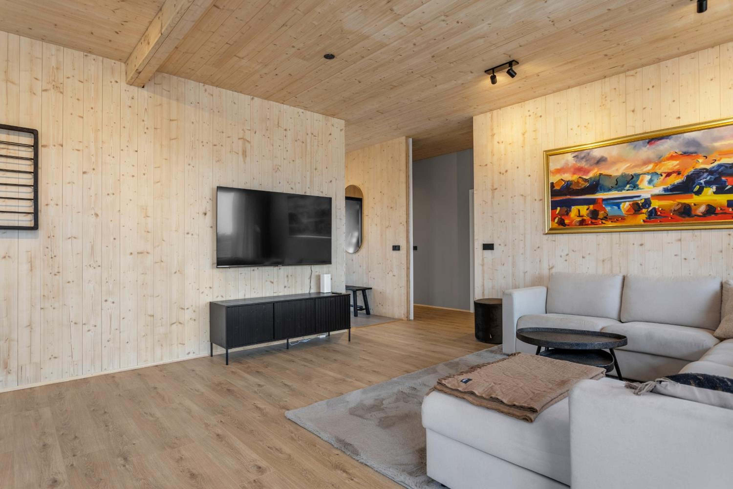 Three-Bedroom House photo 3